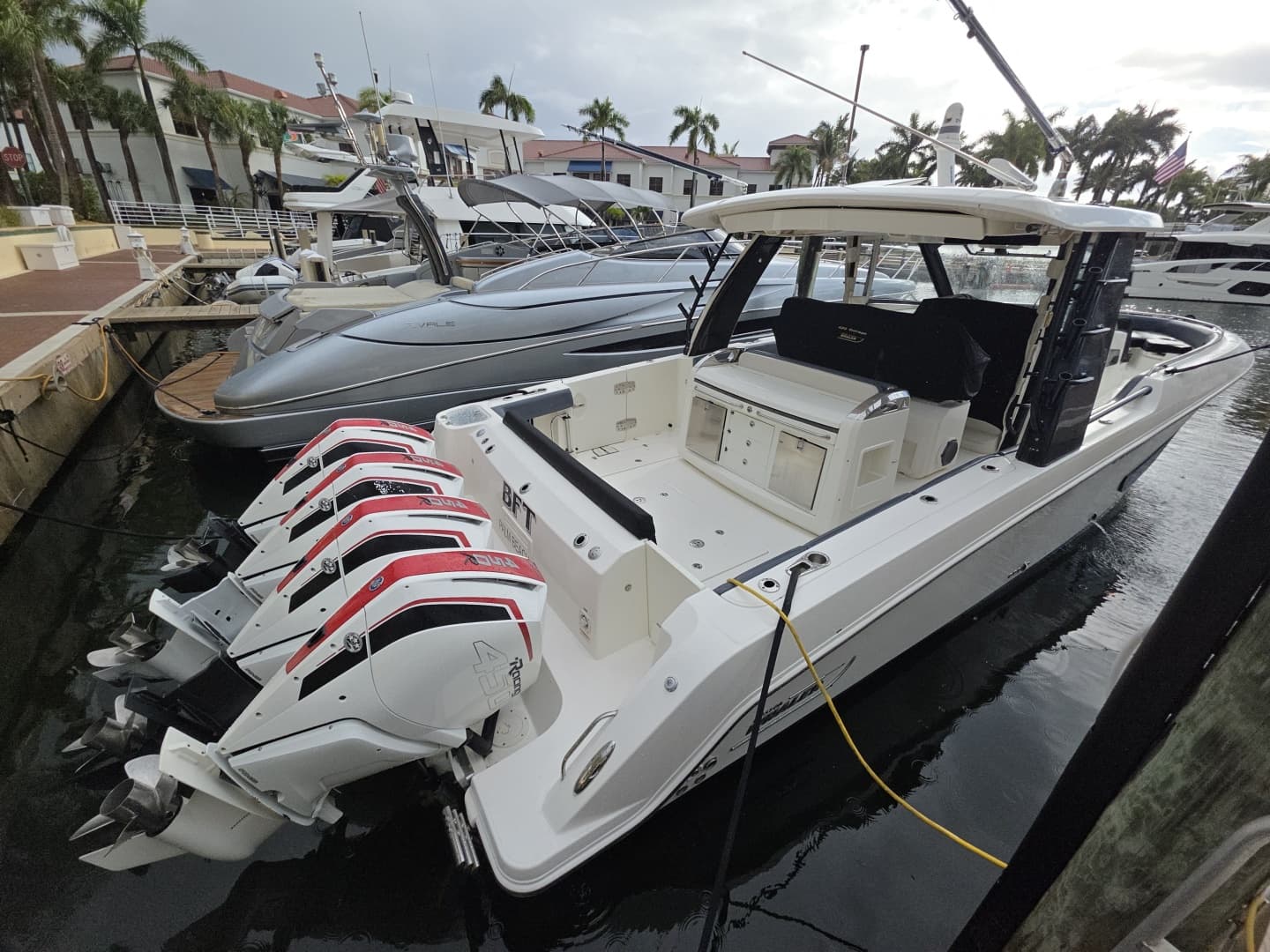 2021 Boston Whaler 420 Outrage BFT-Profile