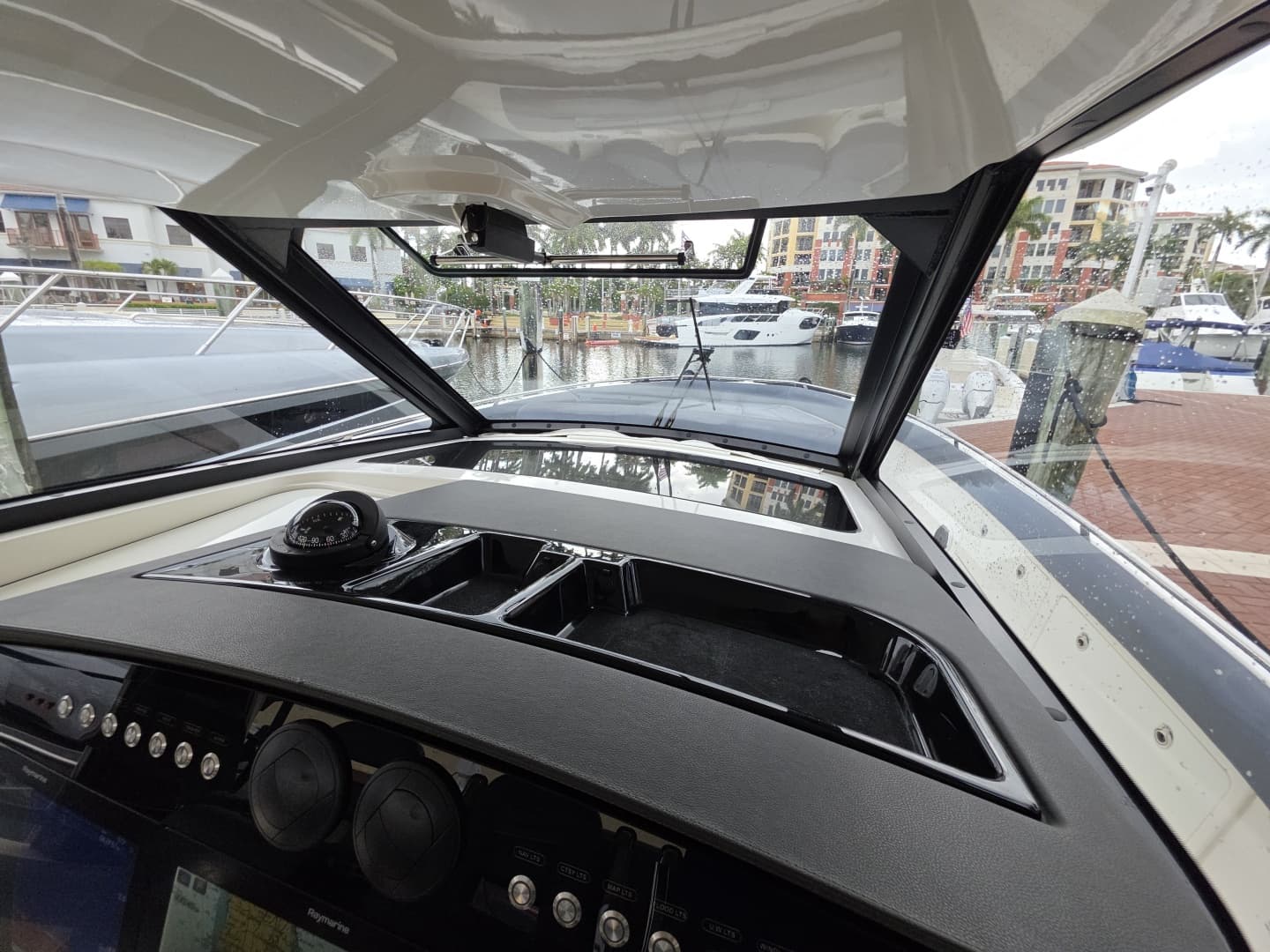 2021 Boston Whaler 420 Outrage BFT-Profile