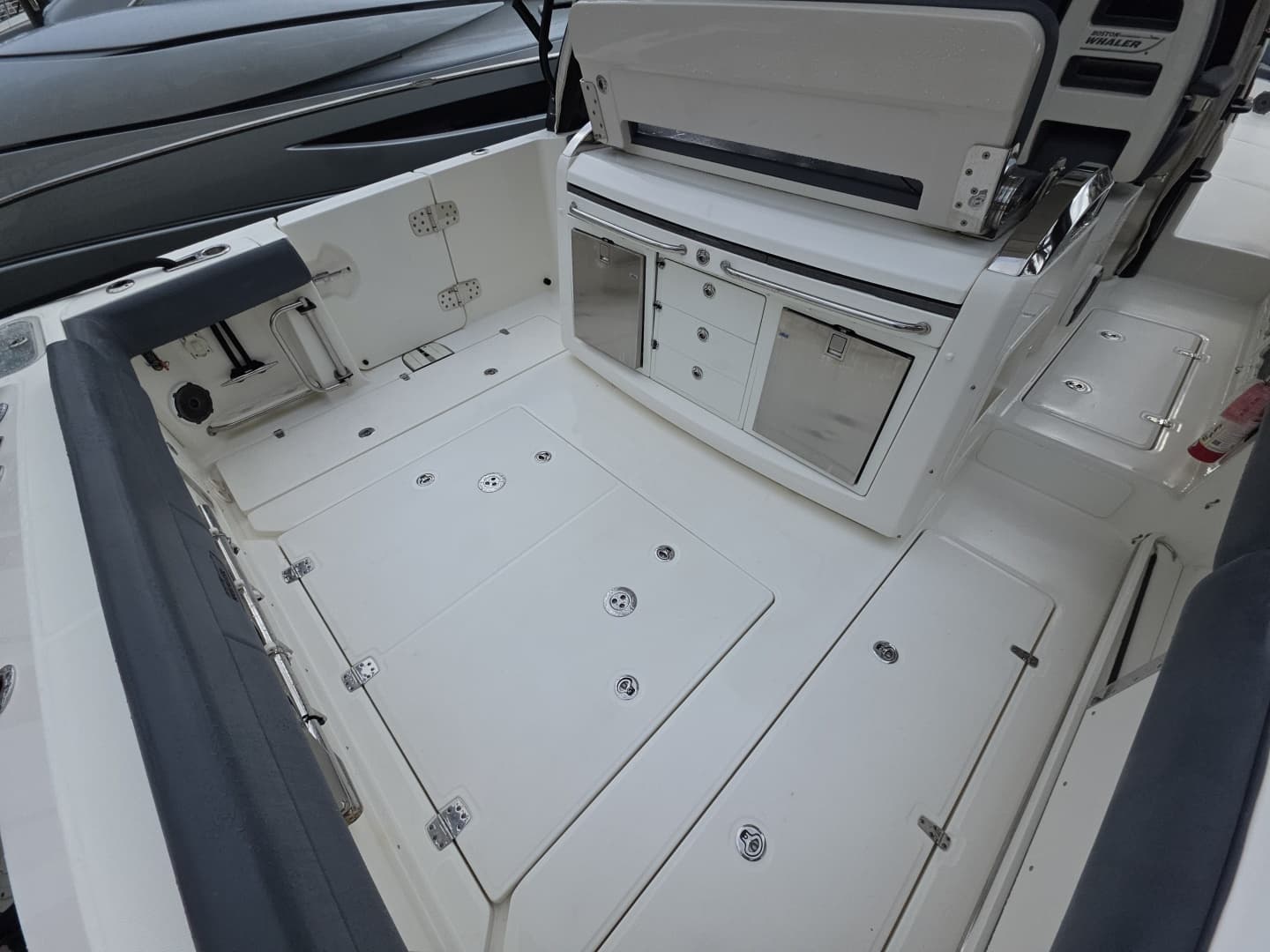 2021 Boston Whaler 420 Outrage BFT-Profile
