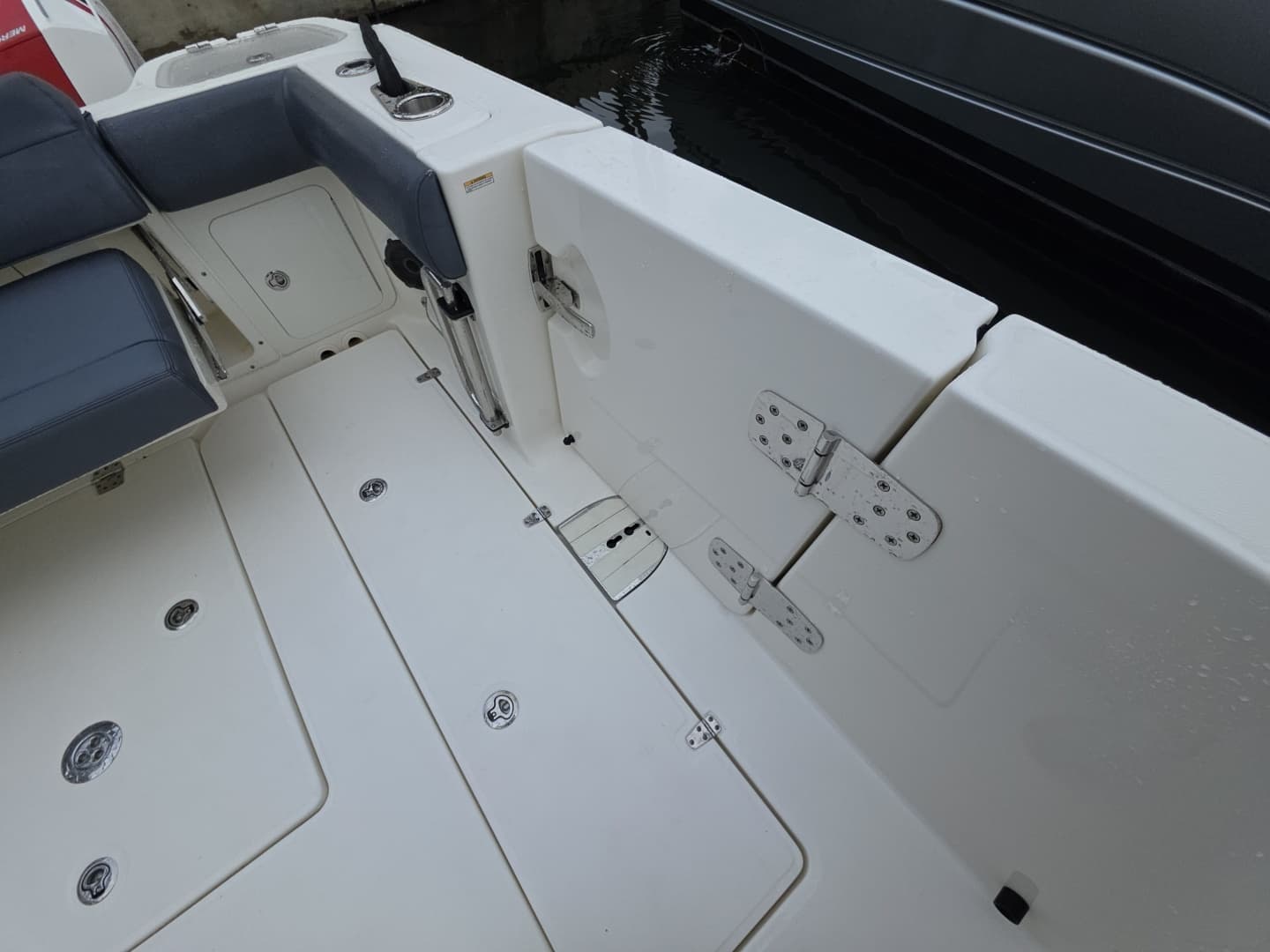 2021 Boston Whaler 420 Outrage BFT-Profile
