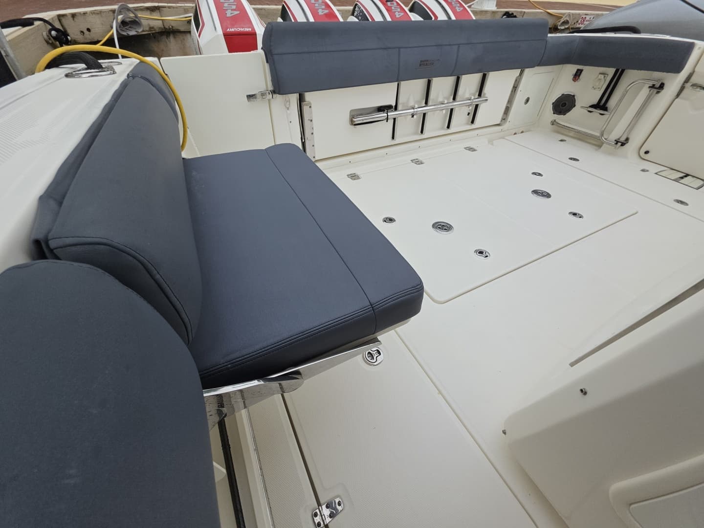 2021 Boston Whaler 420 Outrage BFT-Profile
