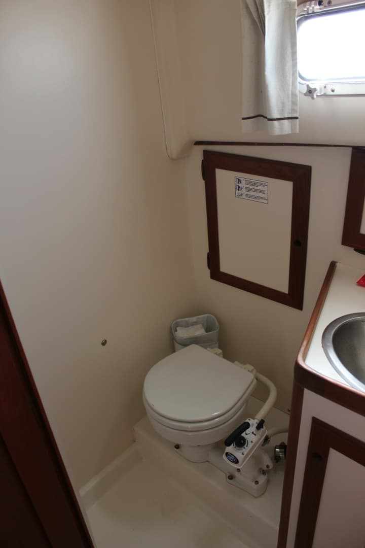 1988 Cape Dory 28 FISHERMAN HARDTOP