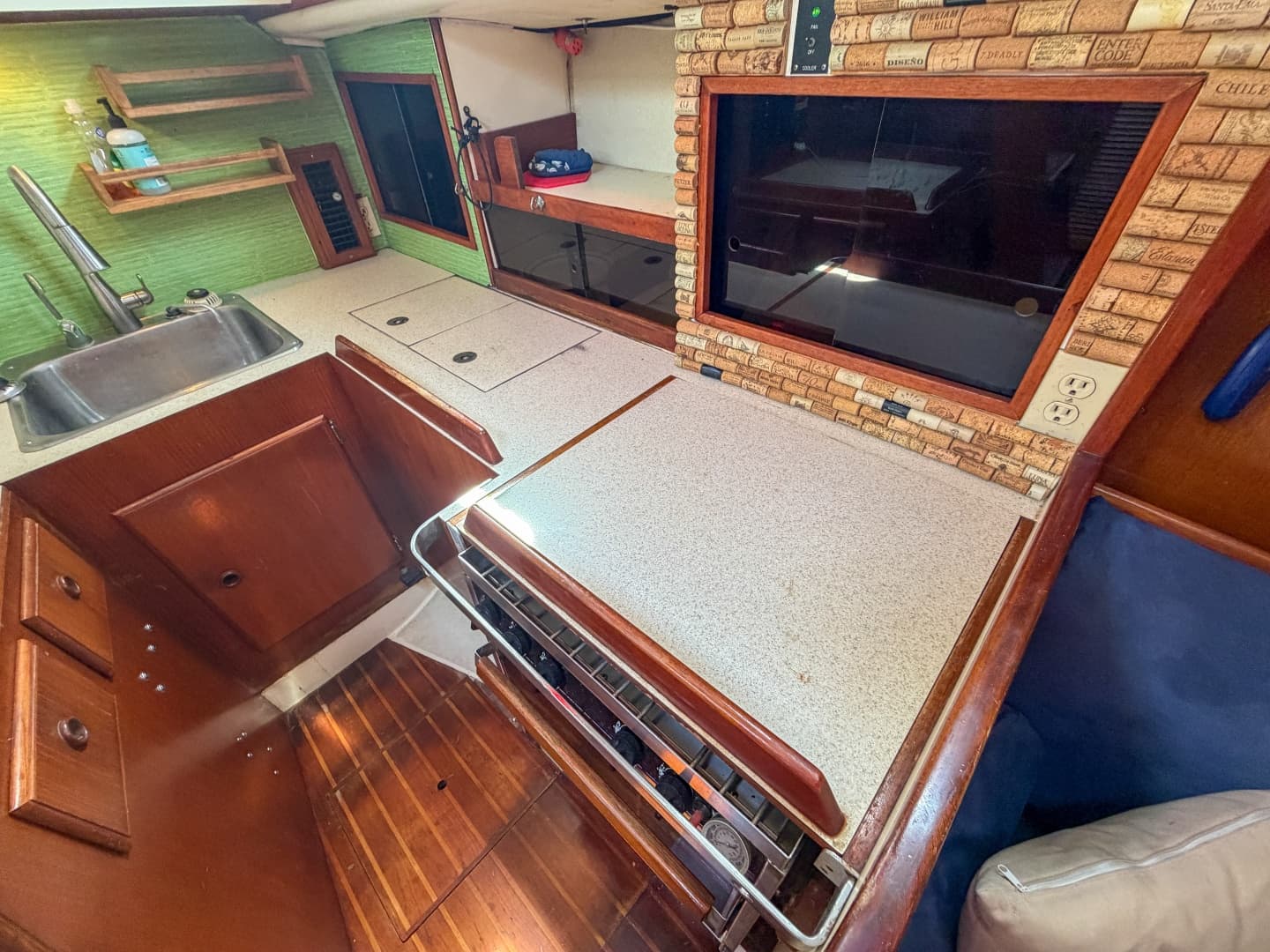 1984 Pearson 385