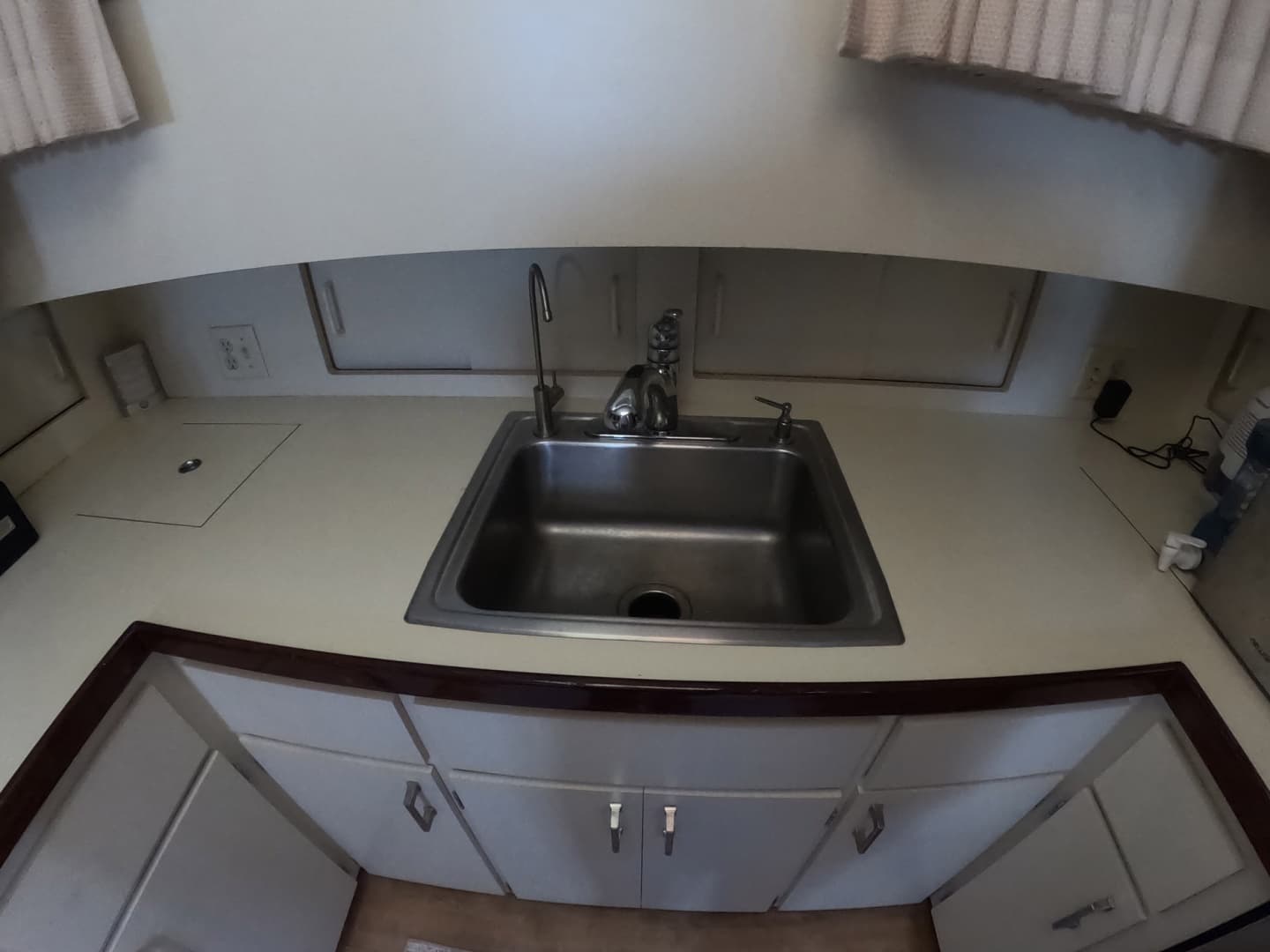 1987 Hatteras Motor Yacht