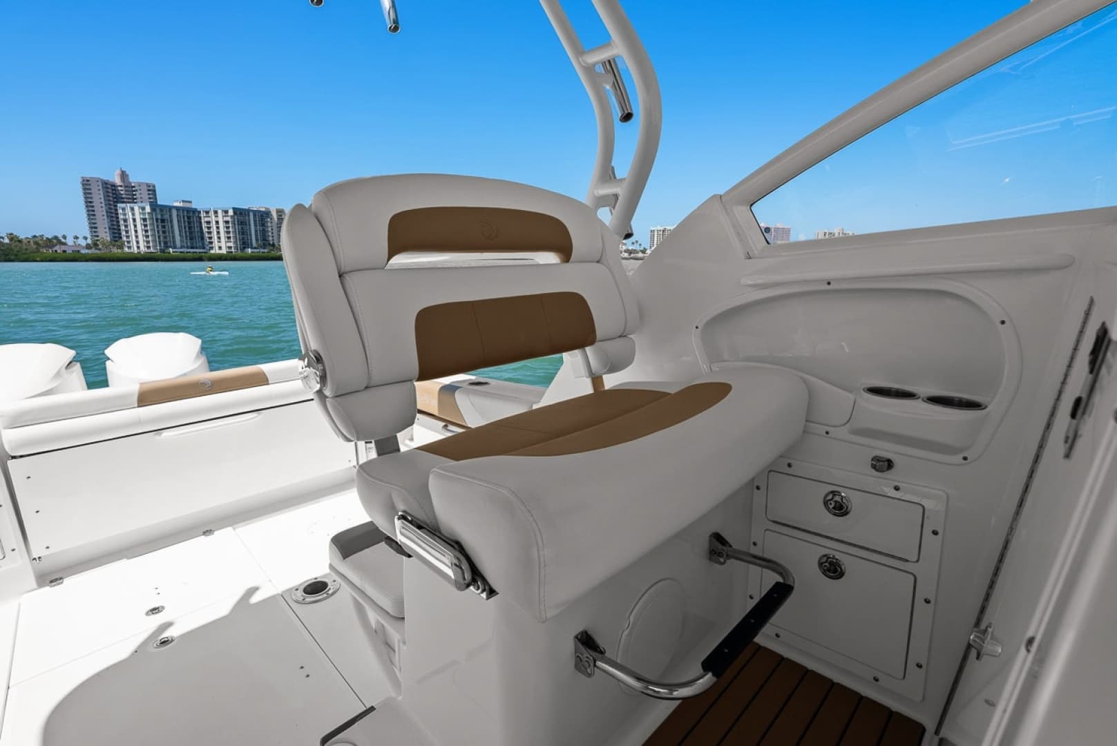 2018 Edgewater 280CX