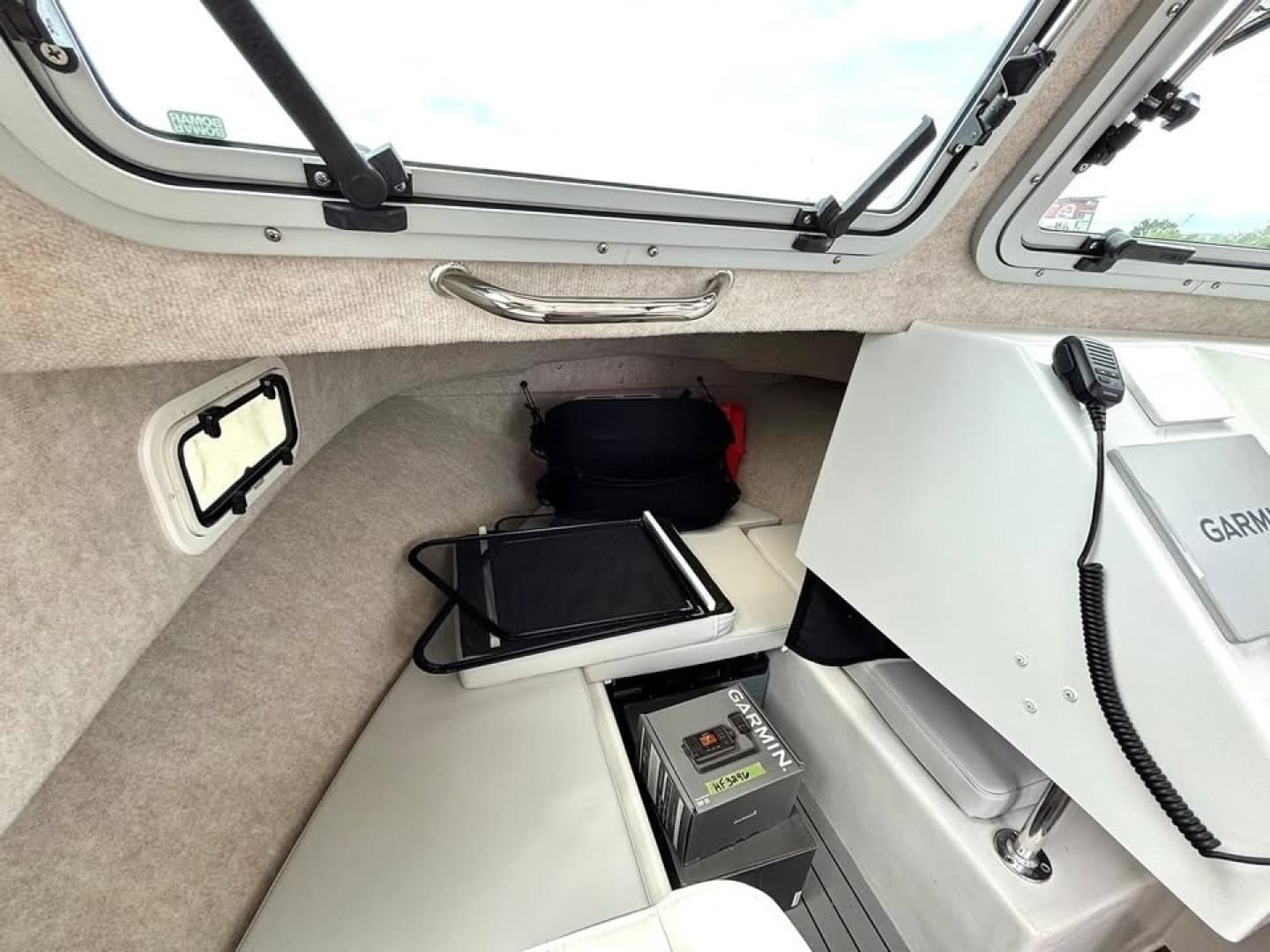2022 Parker 2320 Sport Cabin