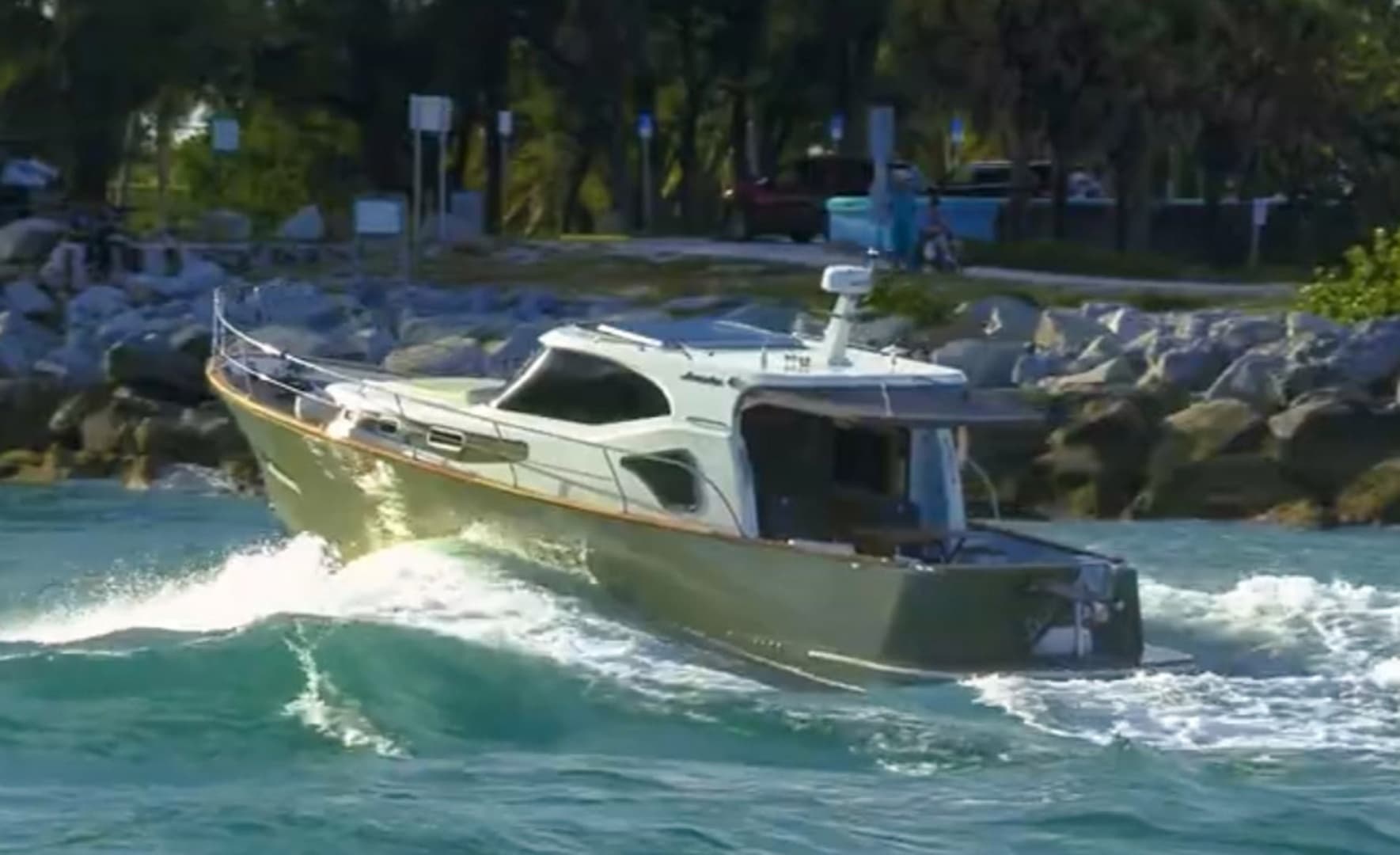 2019 Monachus Issa 45 Issa