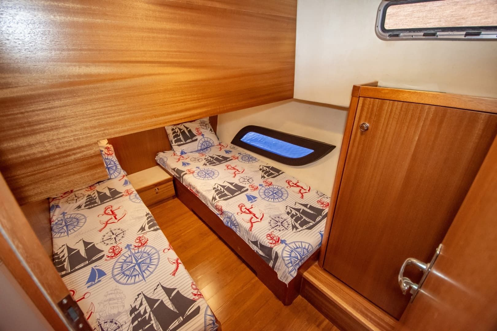 2019 Monachus Issa 45 Issa