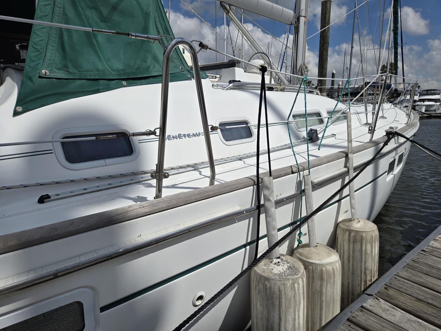 2004 Beneteau 423