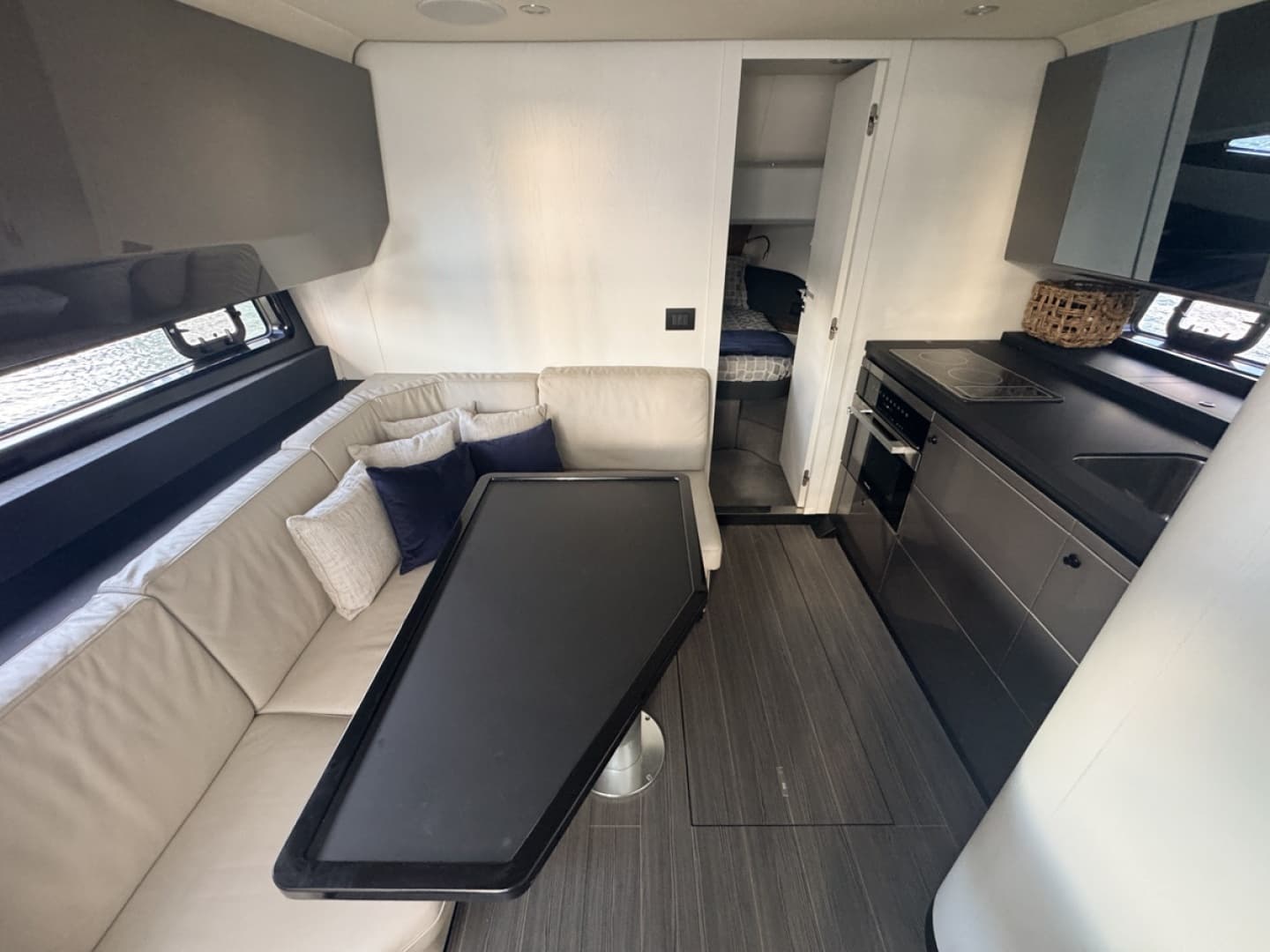 2023 Azimut Verve 47