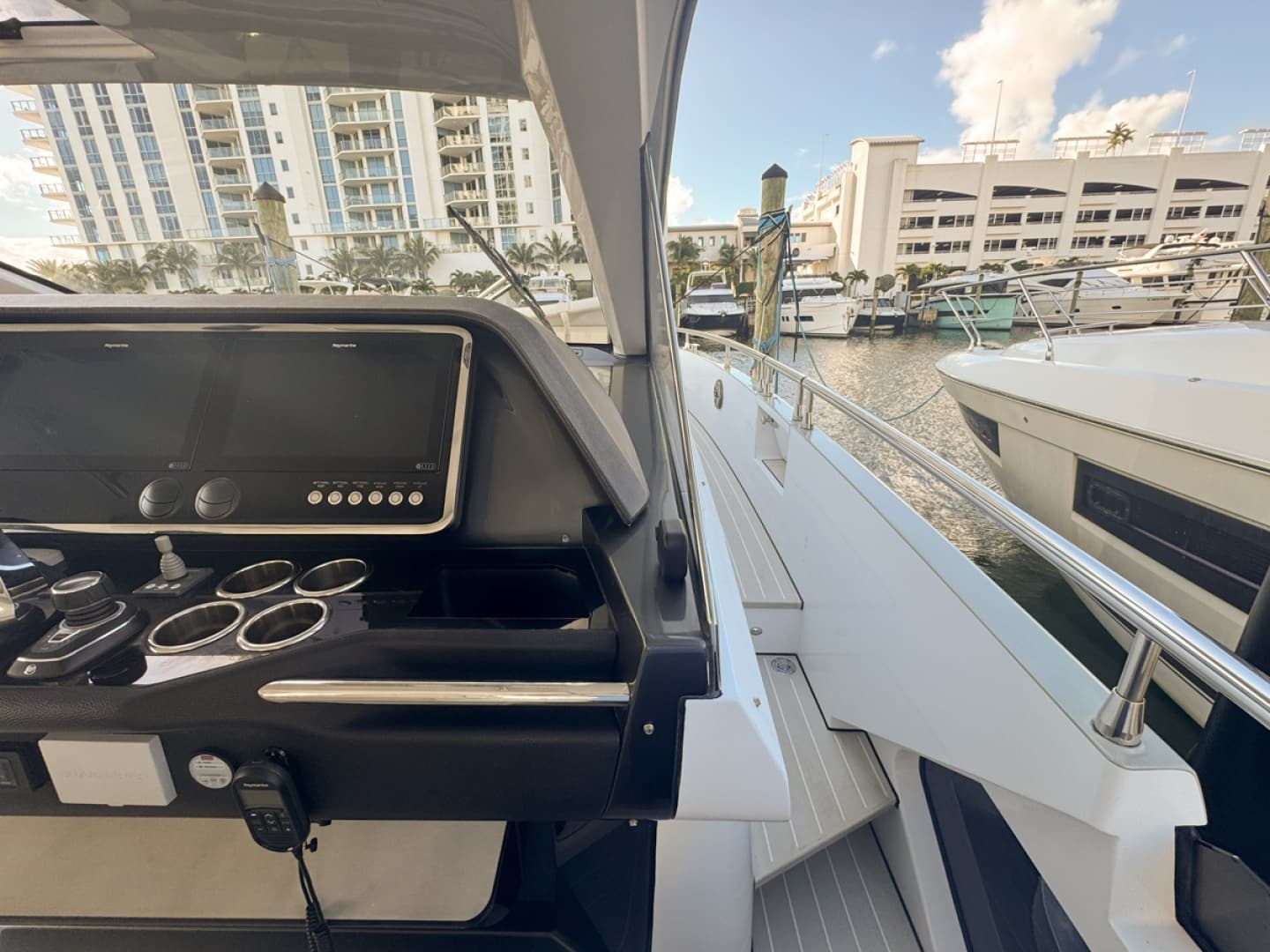 2023 Azimut Verve 47