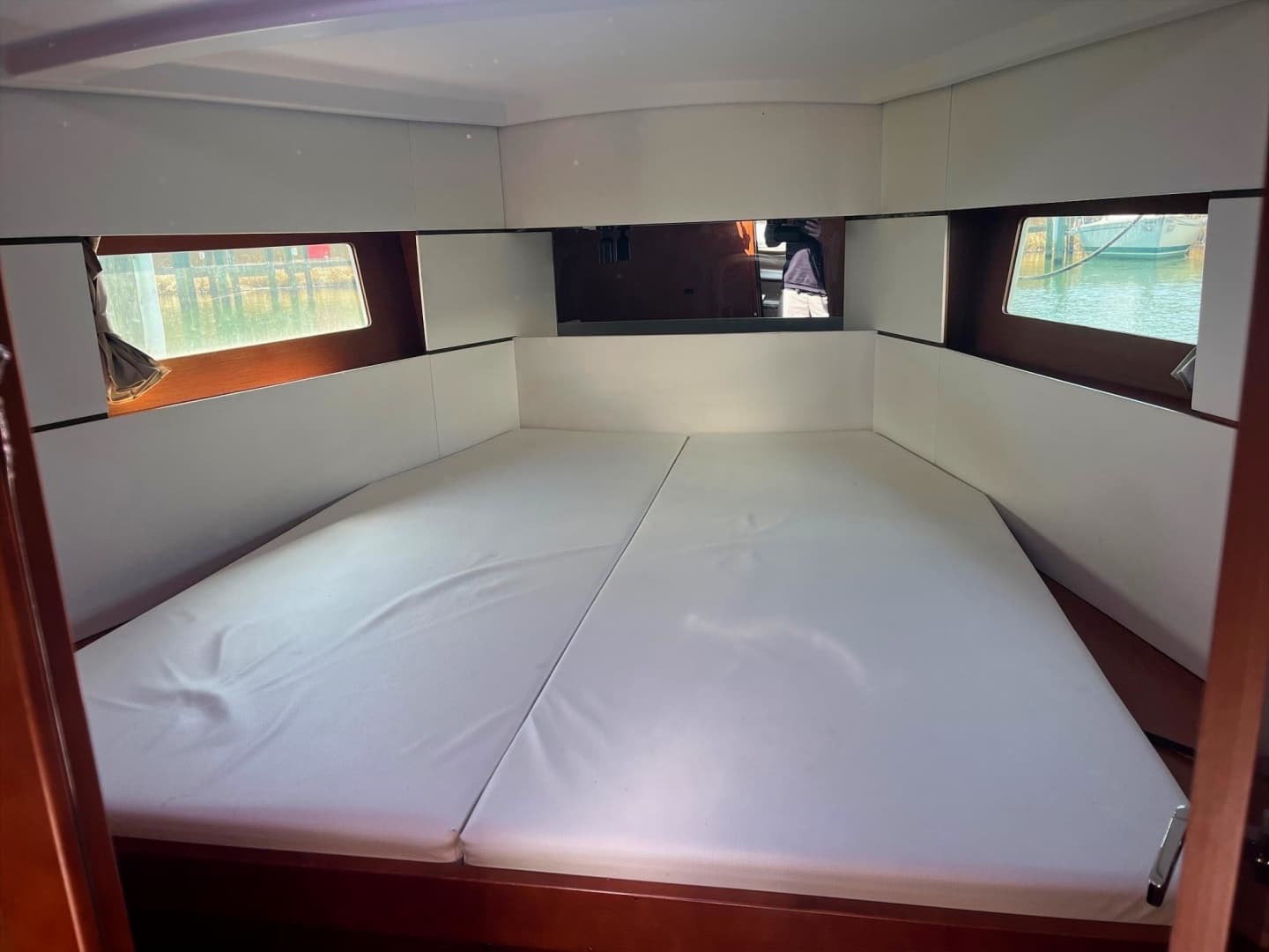 2016 Beneteau 38
