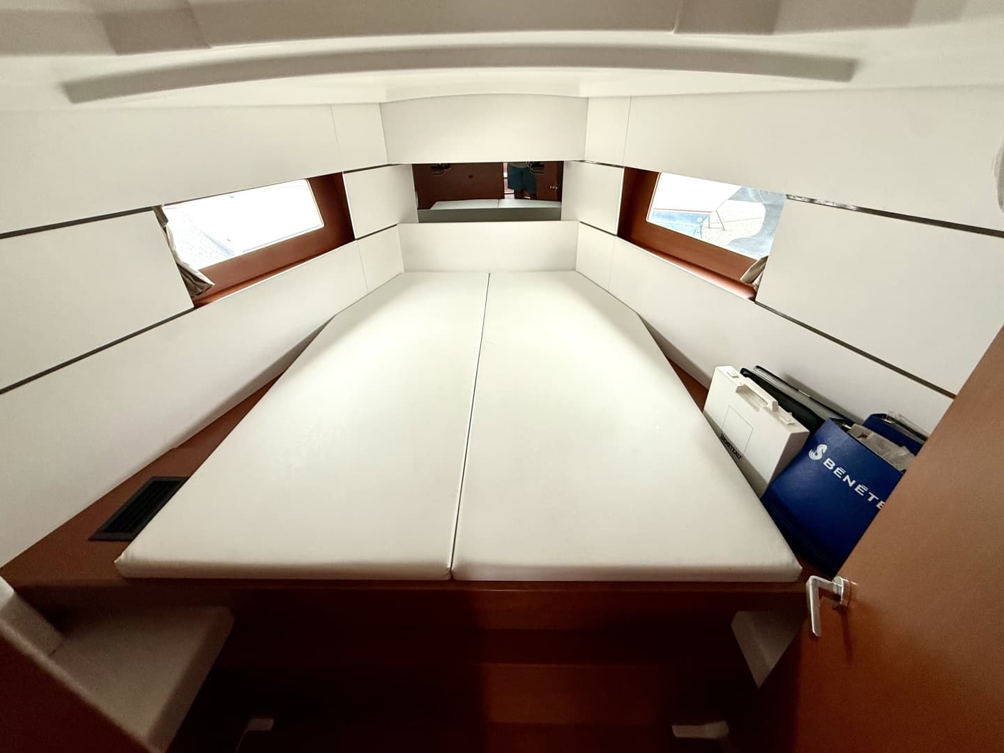2016 Beneteau 38