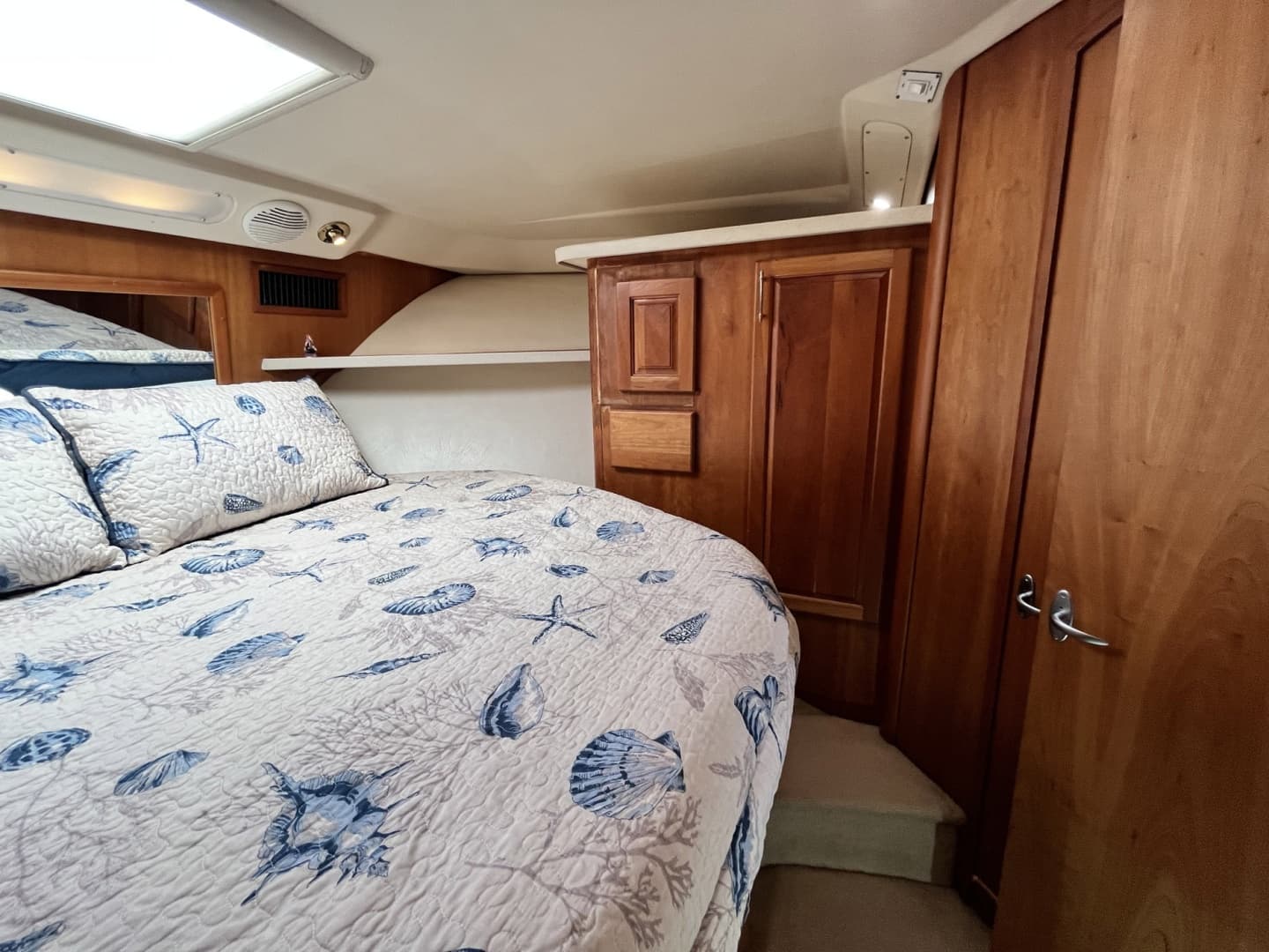 2003 Luhrs 40 Convertible