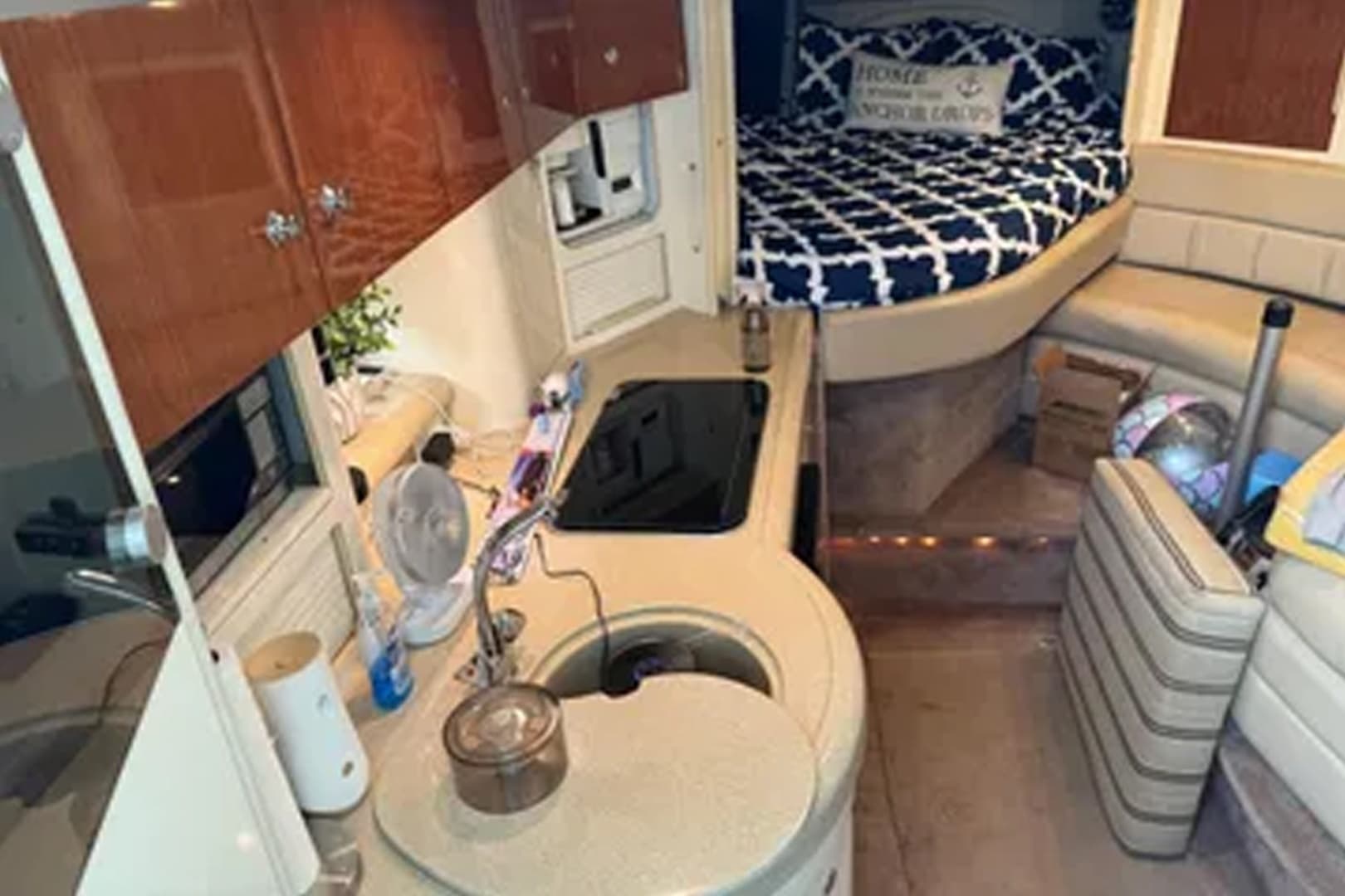 2001 Monterey 322 Cruiser