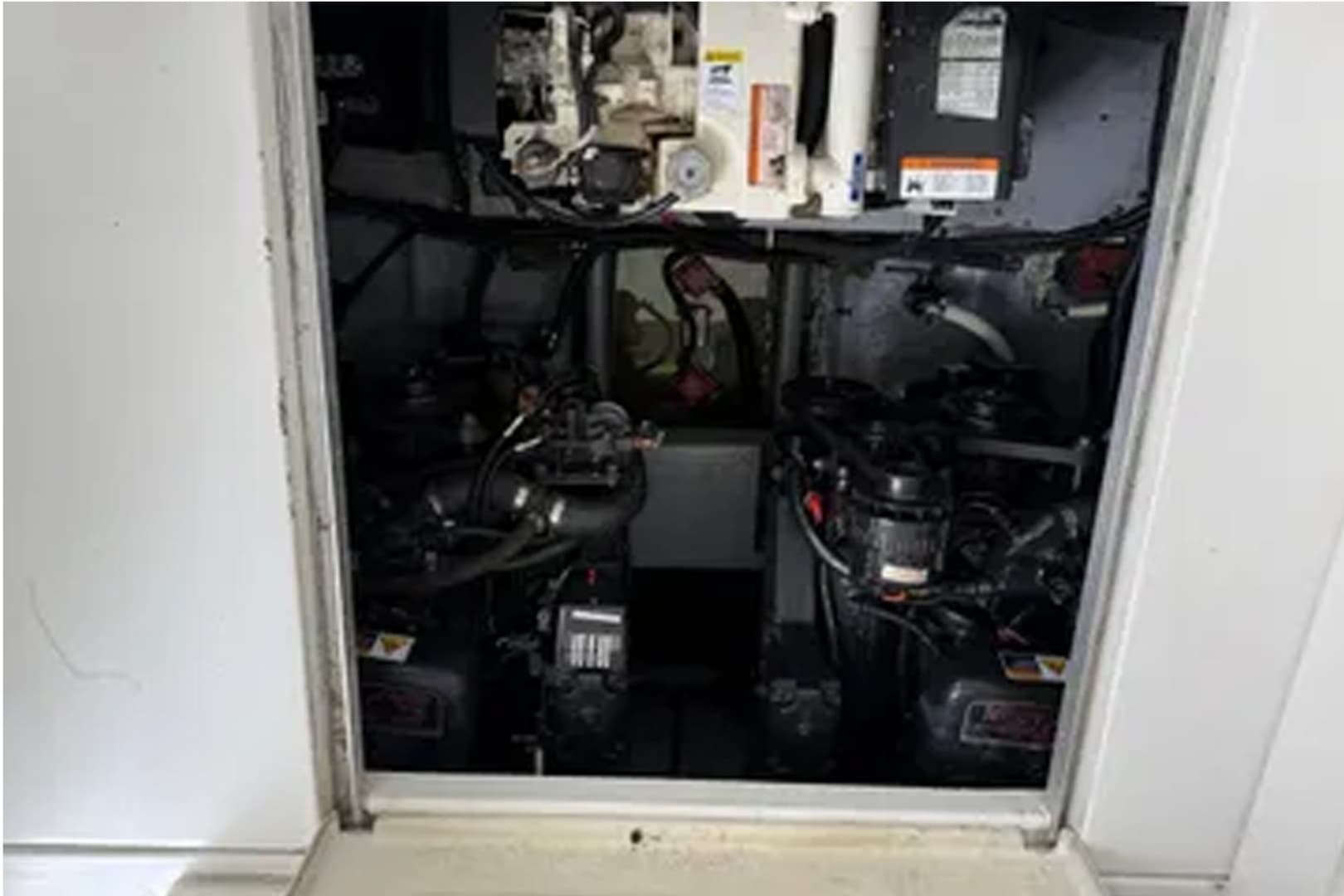 2001 Monterey 322 Cruiser