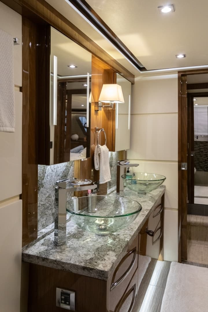 2018 Sea Ray L650 FLY