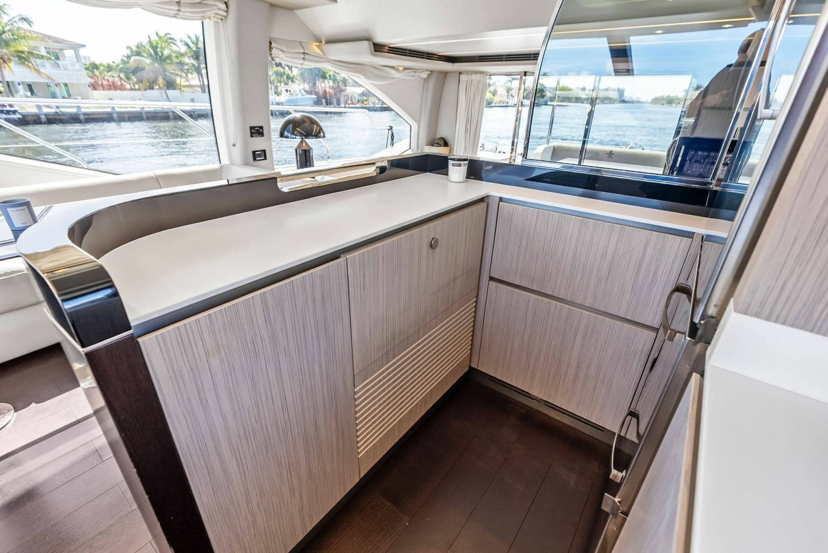 2020 Azimut Flybridge