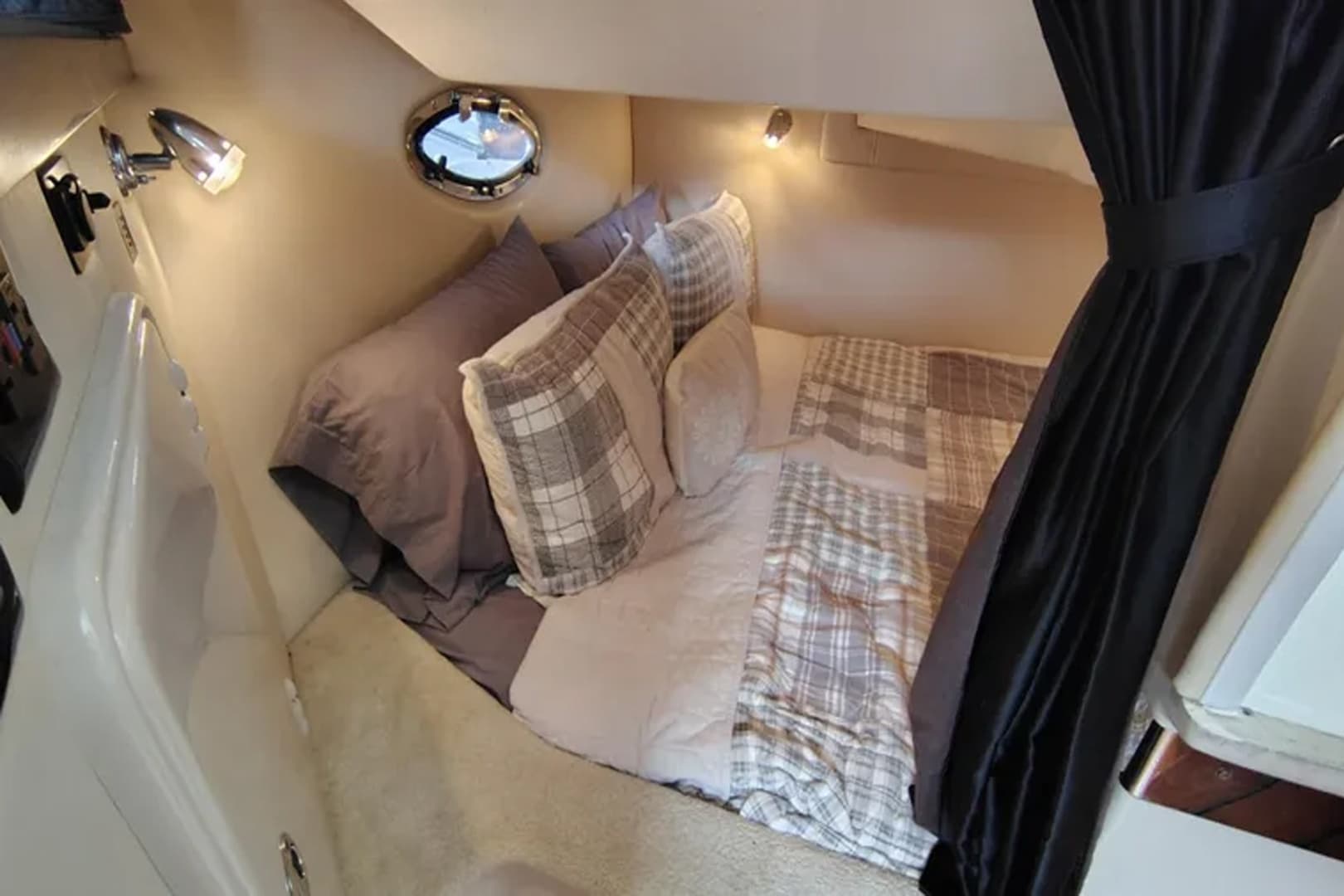 2008 Regal 2565 Window Express