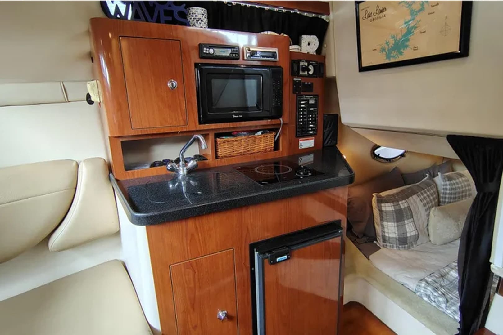 2008 Regal 2565 Window Express