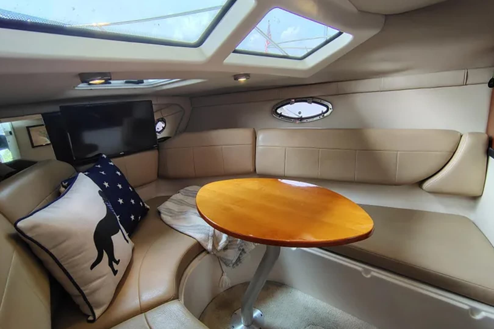 2008 Regal 2565 Window Express