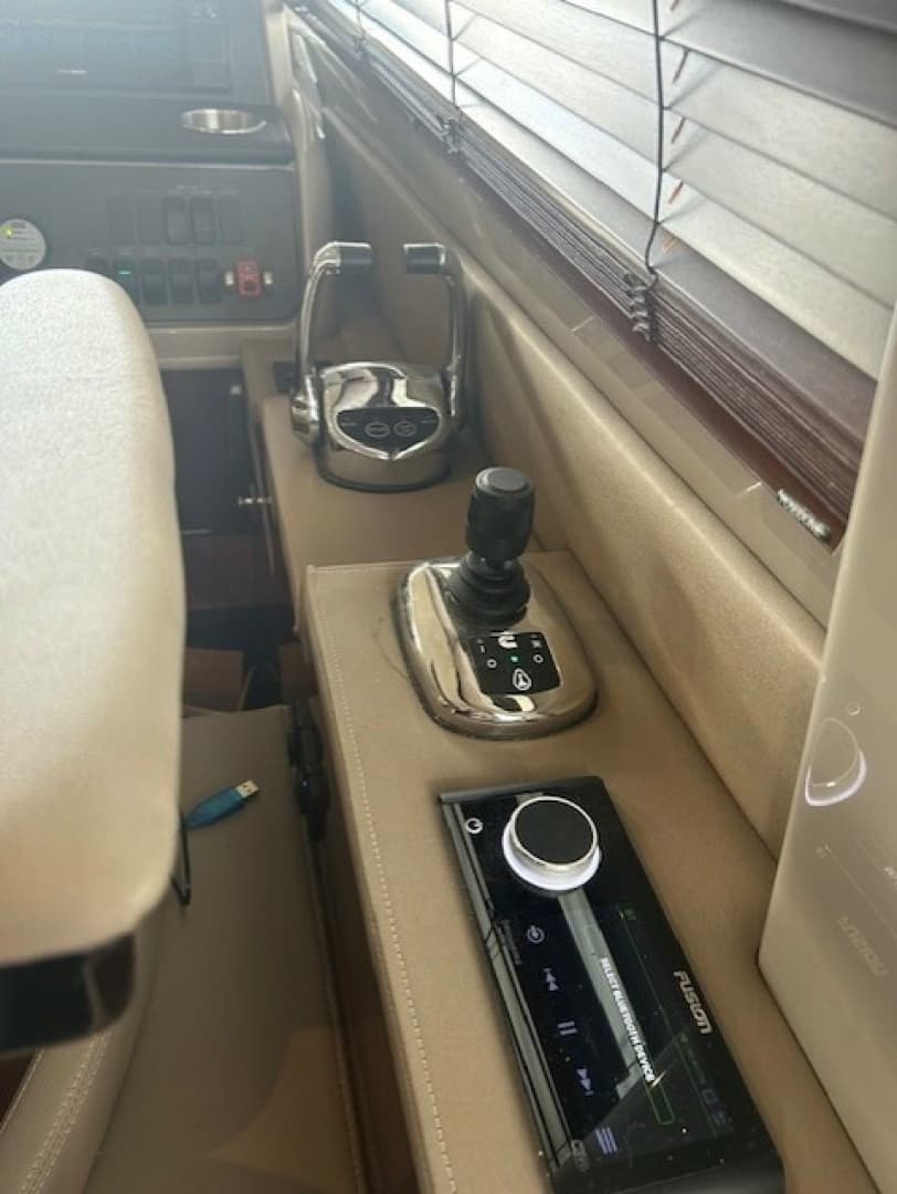 2017 Sea Ray 460 FLY