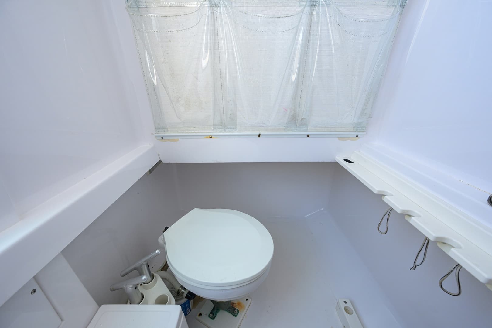 Bahama 41 - Interior Head