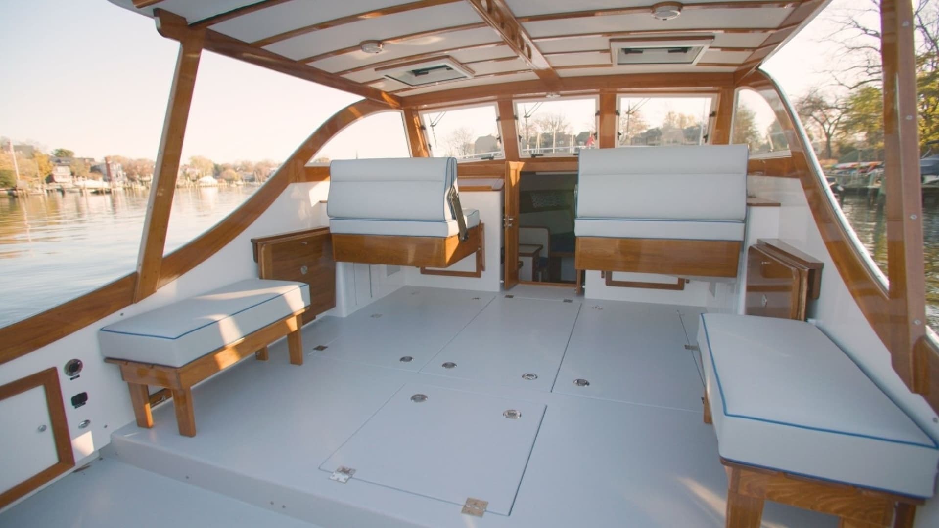 Imgi_22_2021 Ellis 36 Express Cruiser Power 10135478 20260401140230299 12