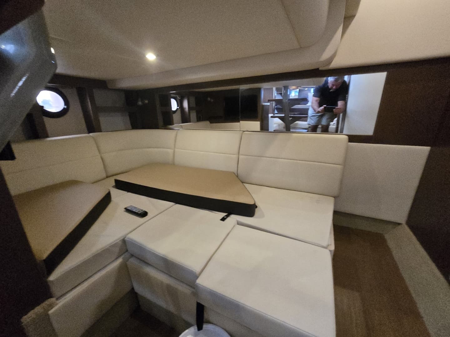 2018 Sea Ray 350 Sundancer Coupe