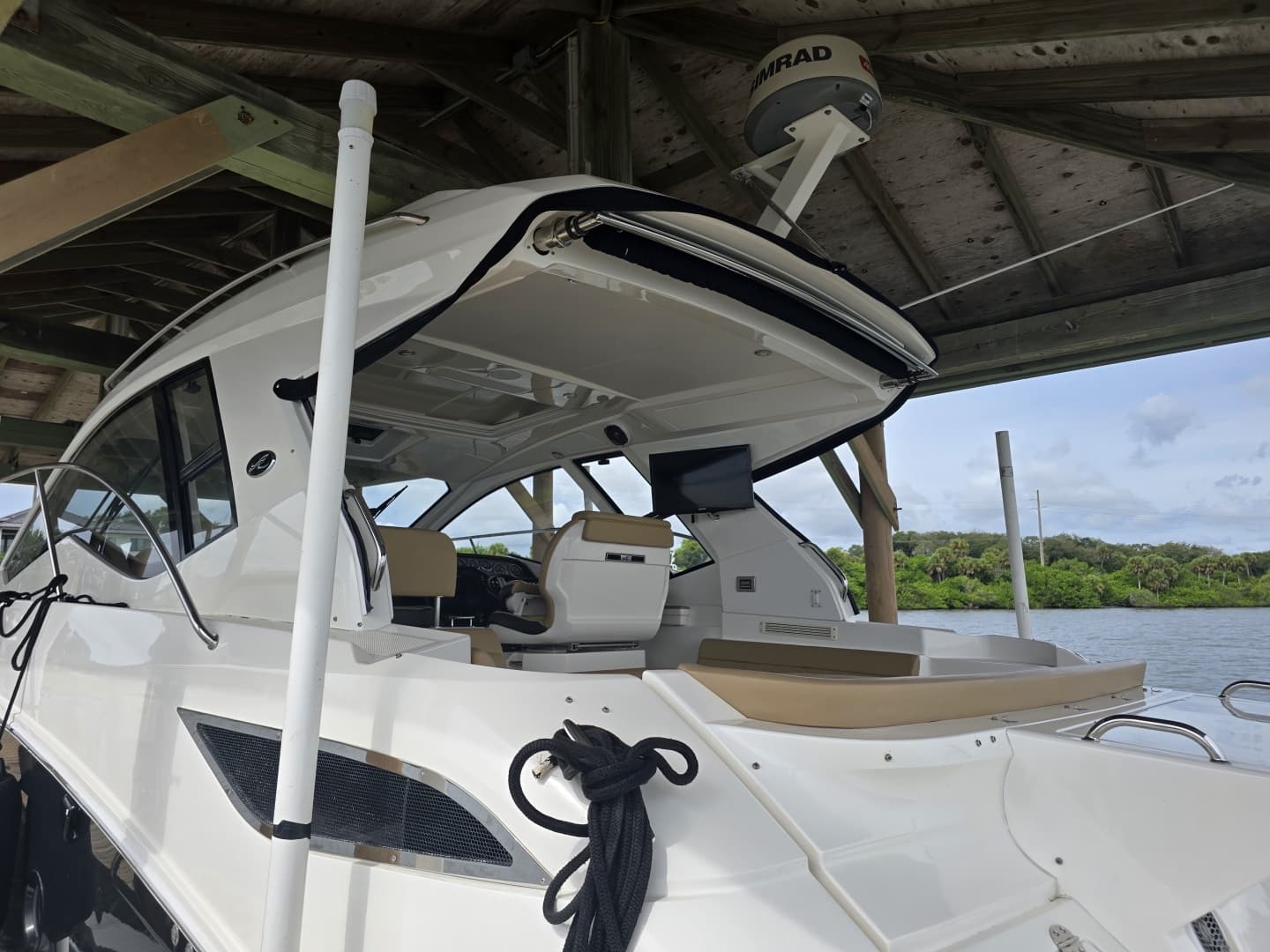 2018 Sea Ray 350 Sundancer Coupe