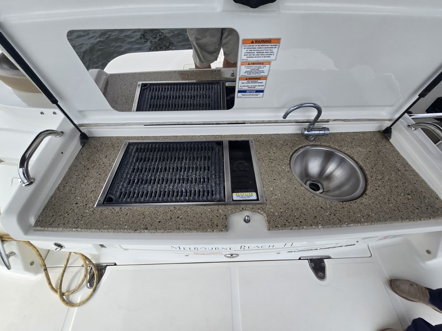 2018 Sea Ray 350 Sundancer Coupe