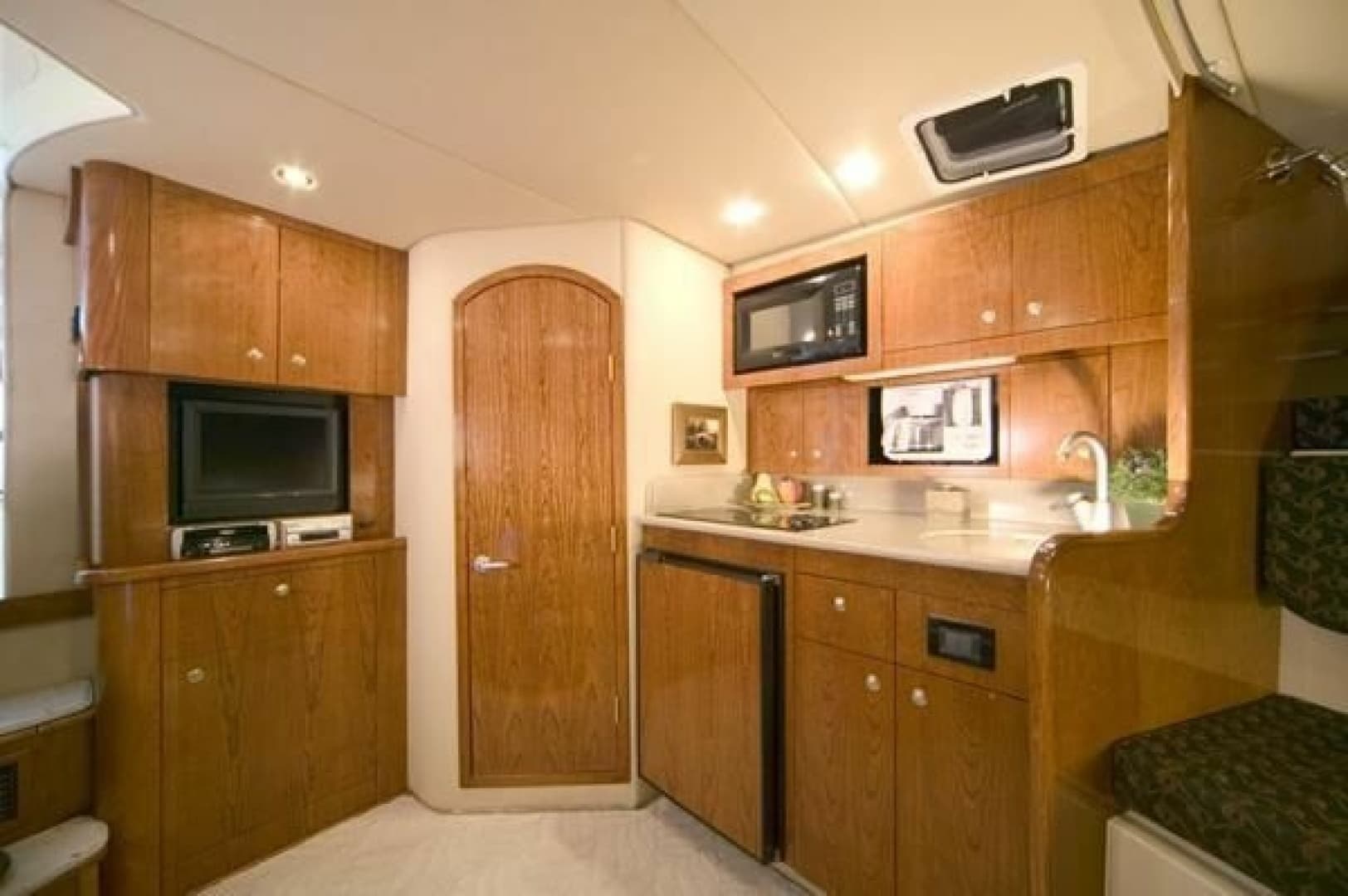 2005 Rampage 33 Express