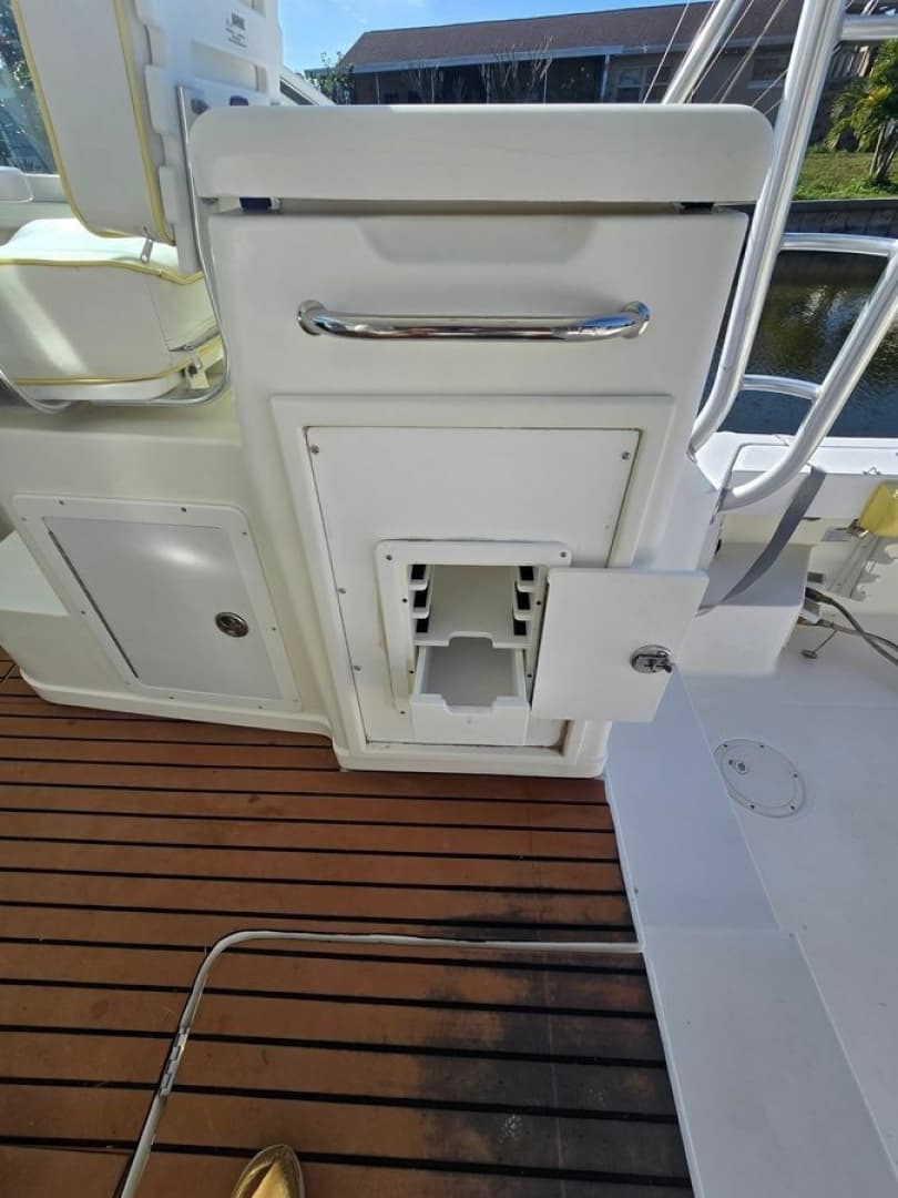2005 Rampage 33 Express