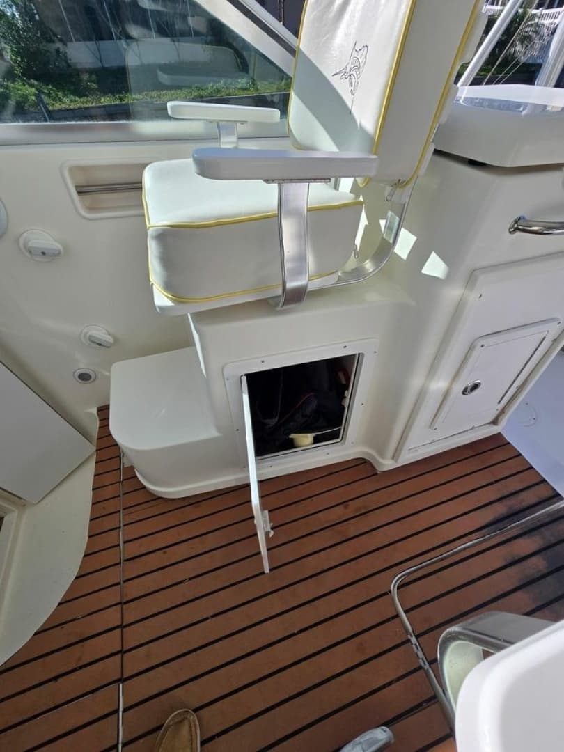 2005 Rampage 33 Express