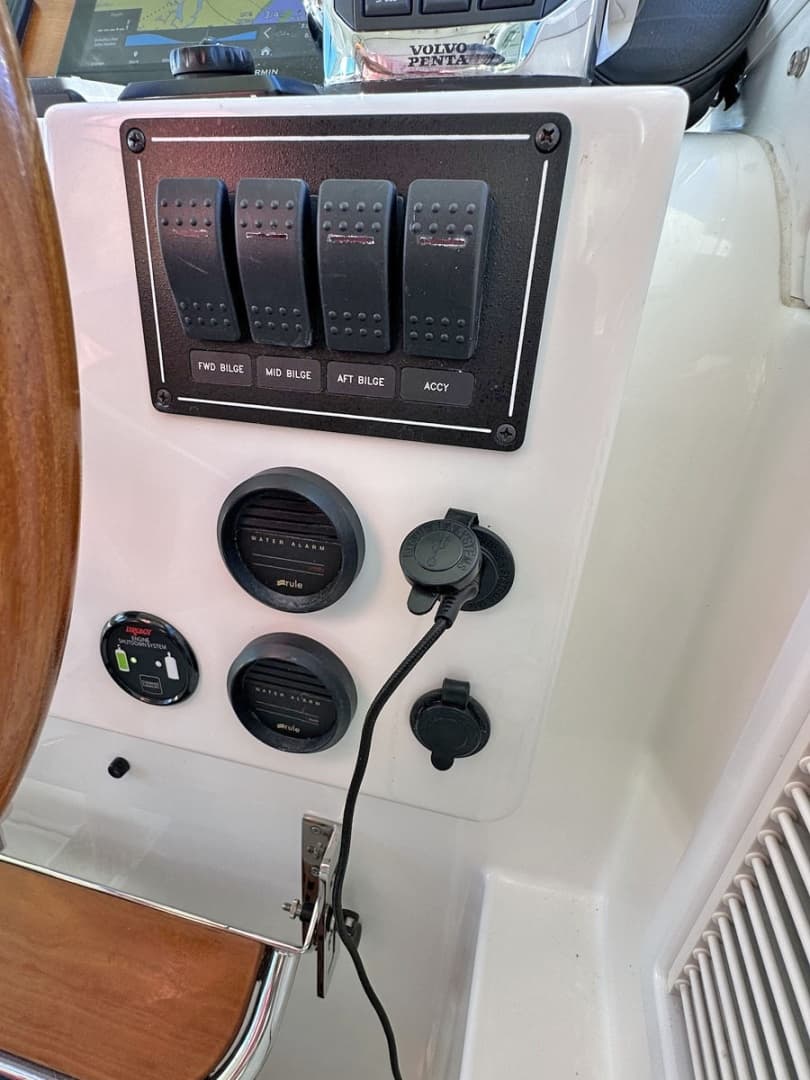 Helm Starboard Lower