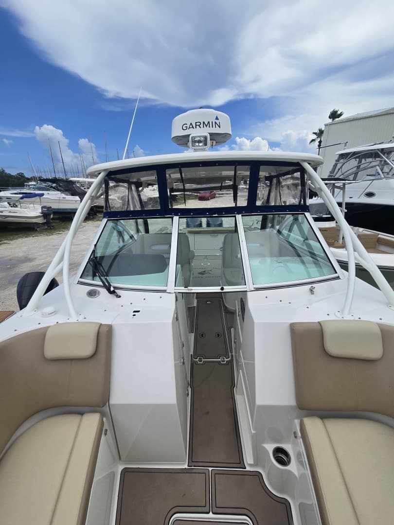 2017 Sailfish Dual Console 325