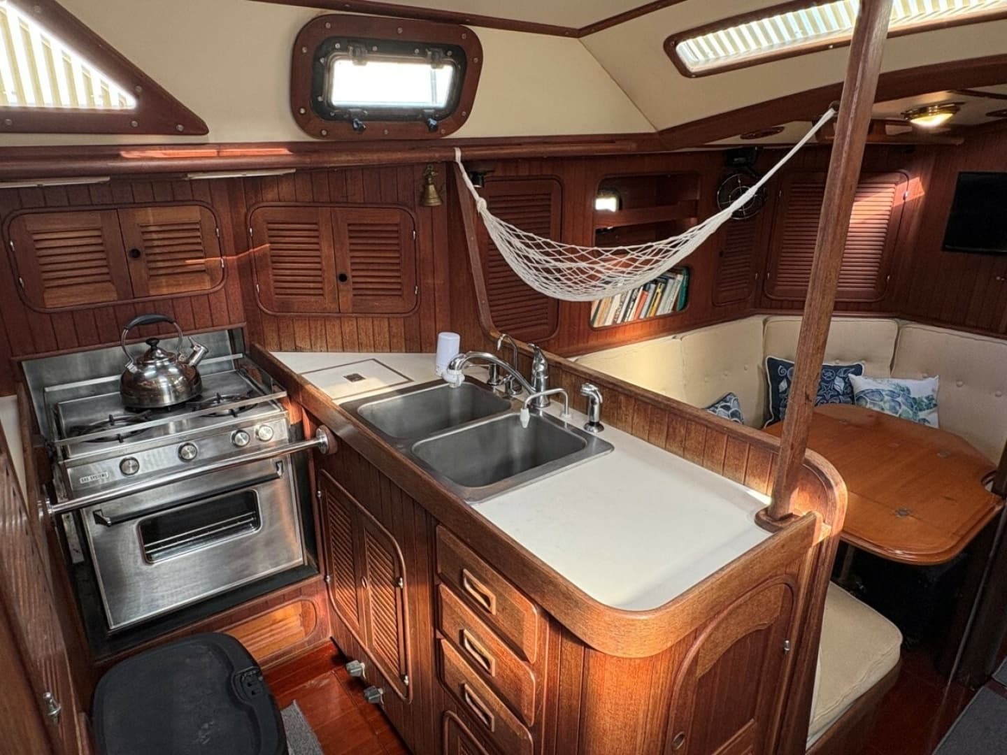 1981 Norseman 447