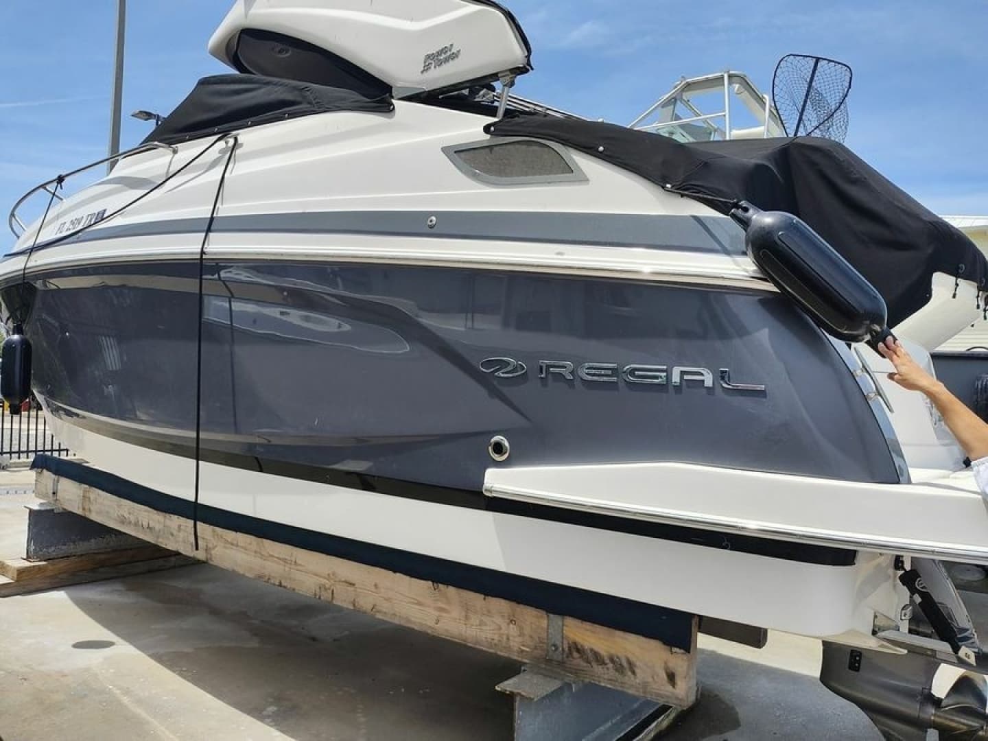 2023 Regal 28 Express