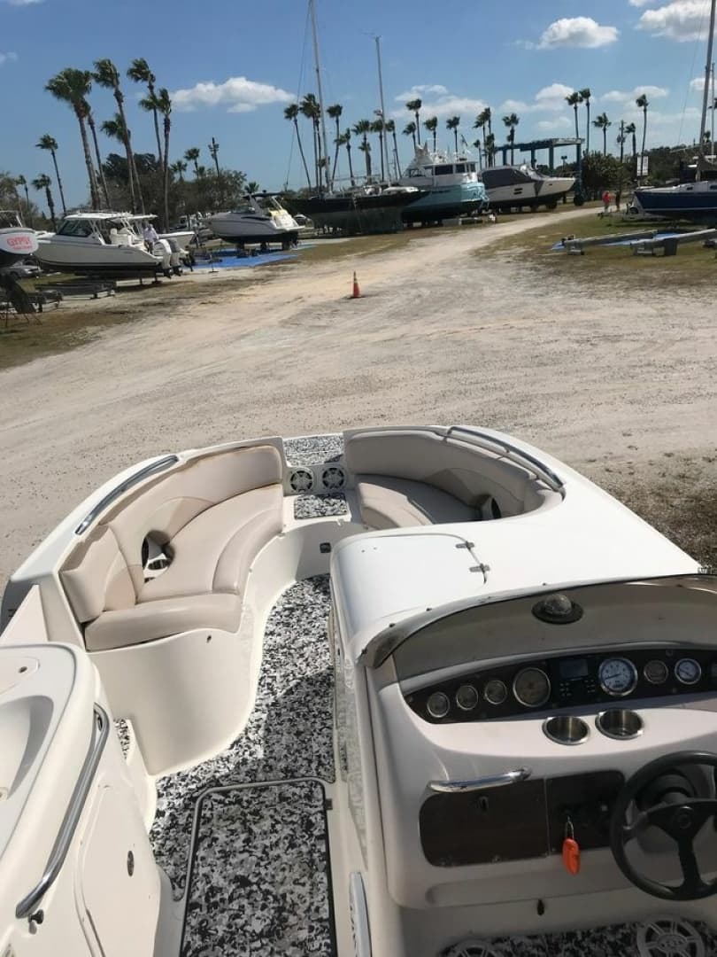 2005 Chaparral Sunesta 252