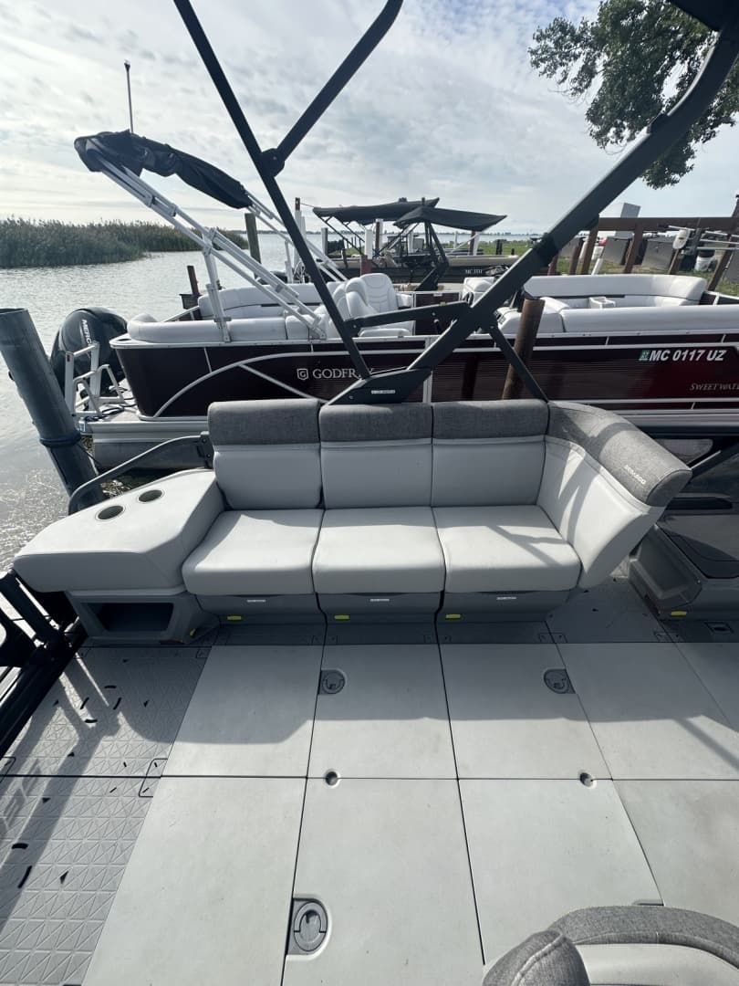 2023 Sea-Doo Switch Cruise 21