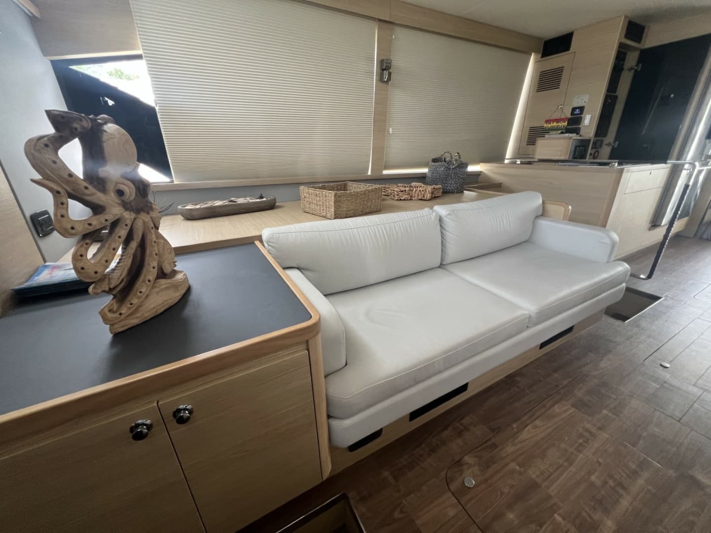 2023 Aquila 54 Yacht