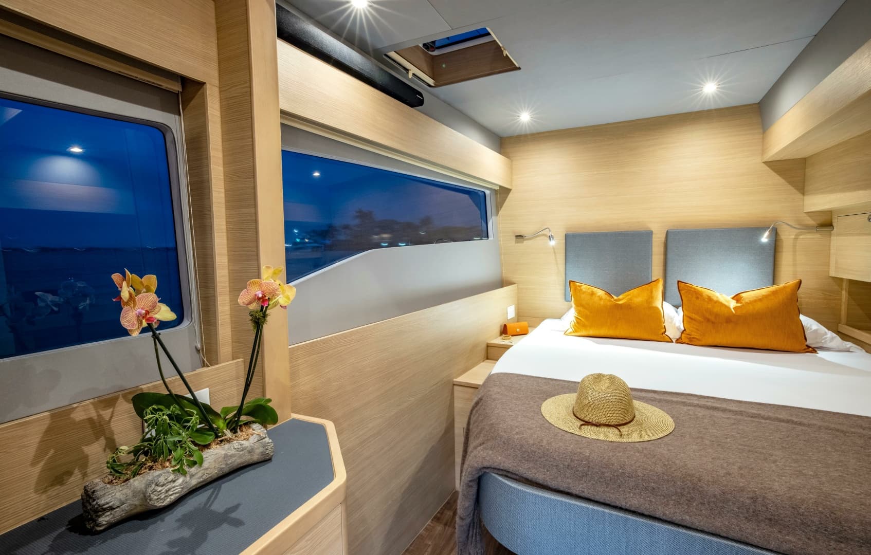 2023 Aquila 54 Yacht