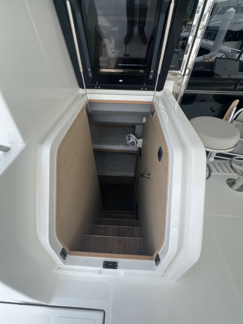 2023 Aquila 54 Yacht