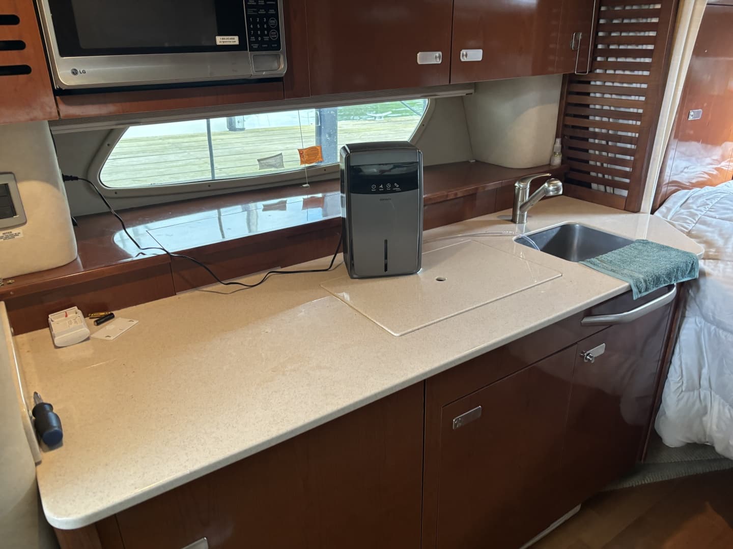2010 Sea Ray 370 Sundancer