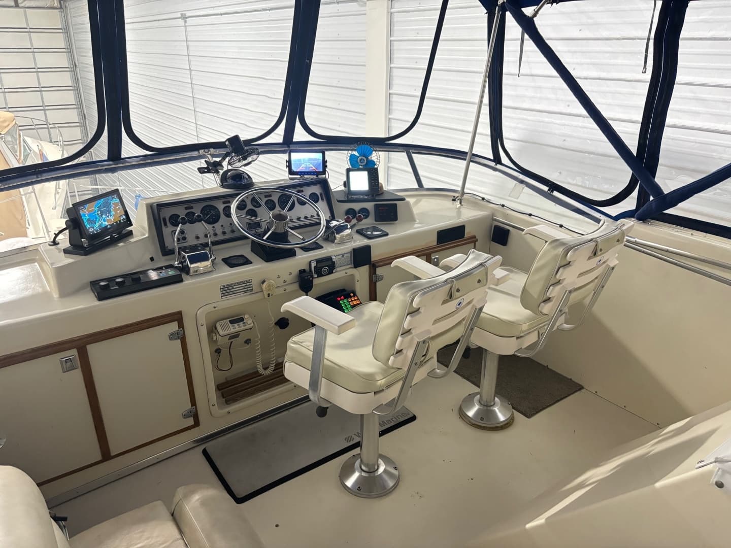 1987 Chris-Craft 427 catalina