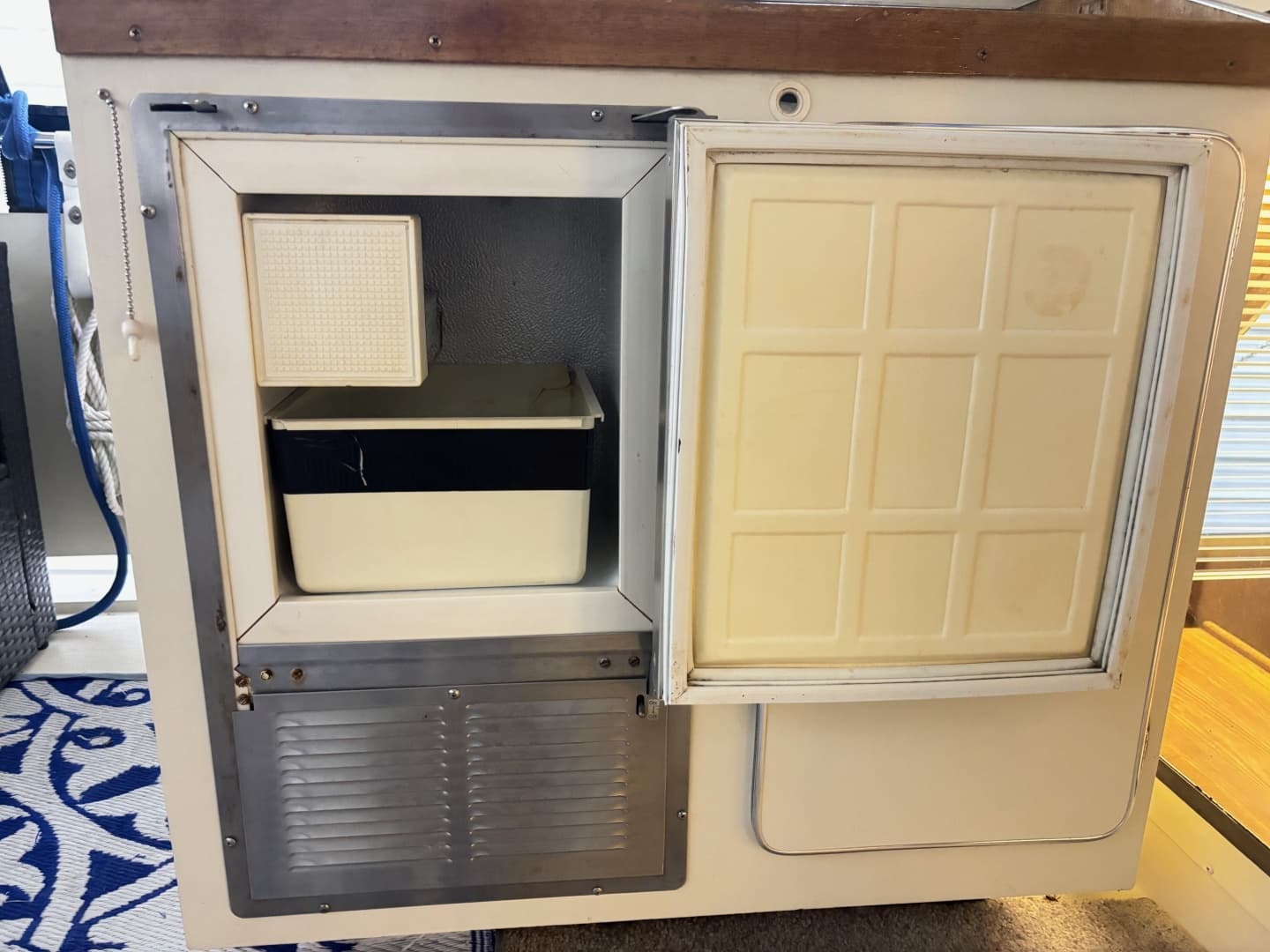 1987 Chris-Craft 427 catalina