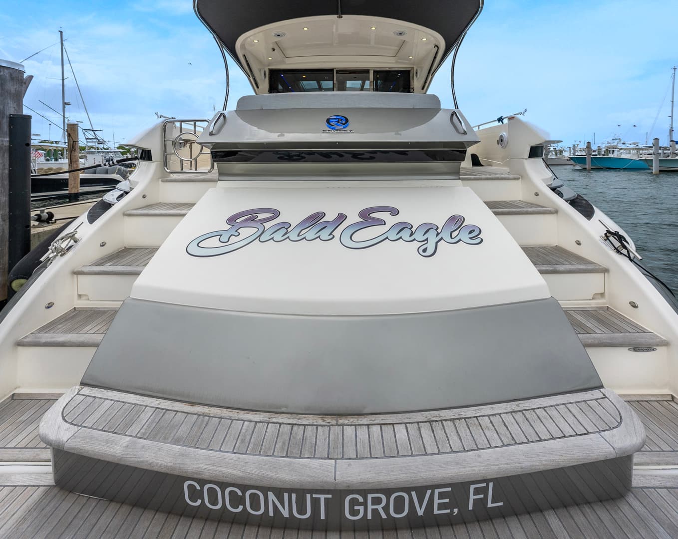 2024 Riviera 6000 SPORT YACHT