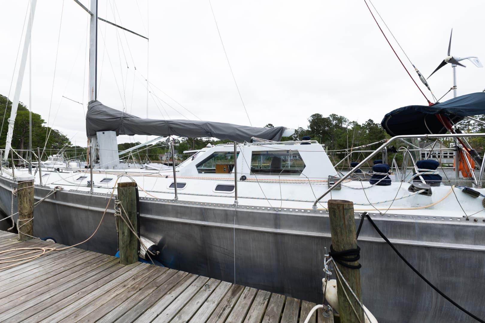 Midships port