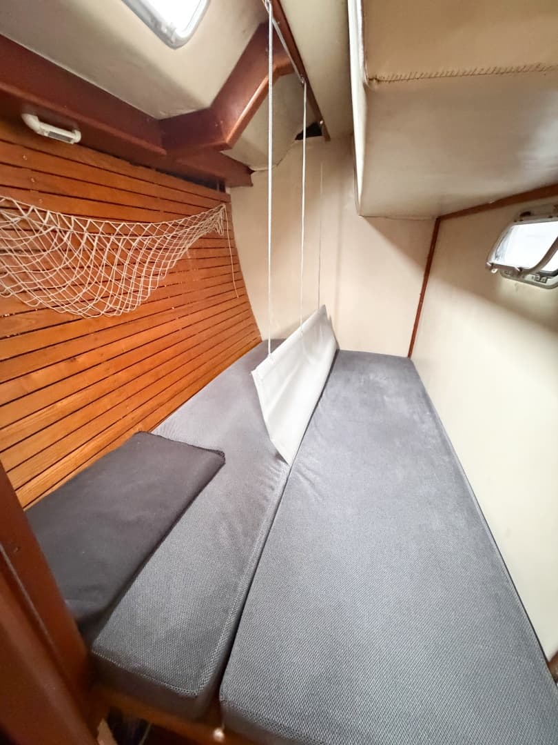 Aft stateroom berth