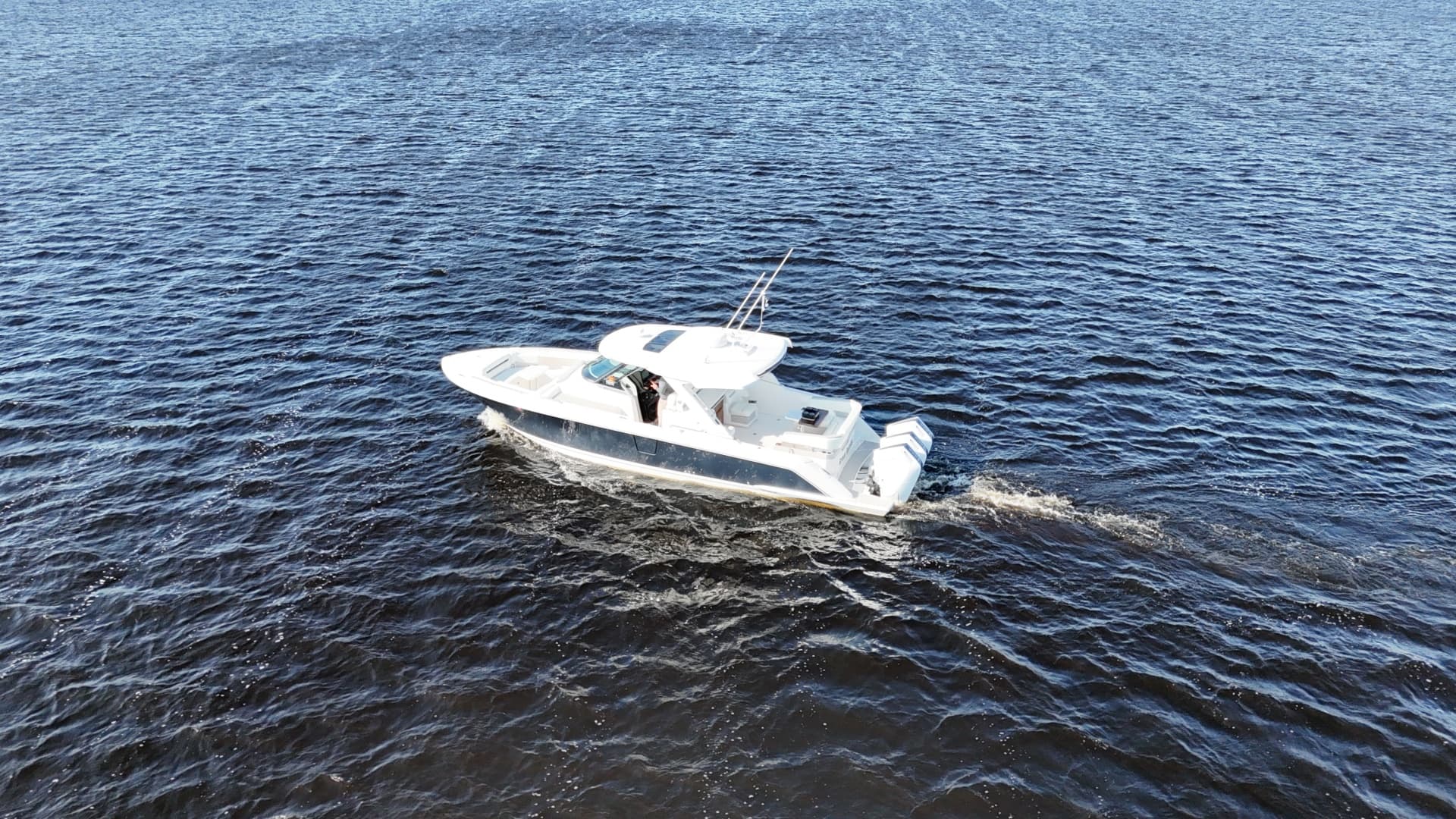 2024 Tiara Yachts 38 LS